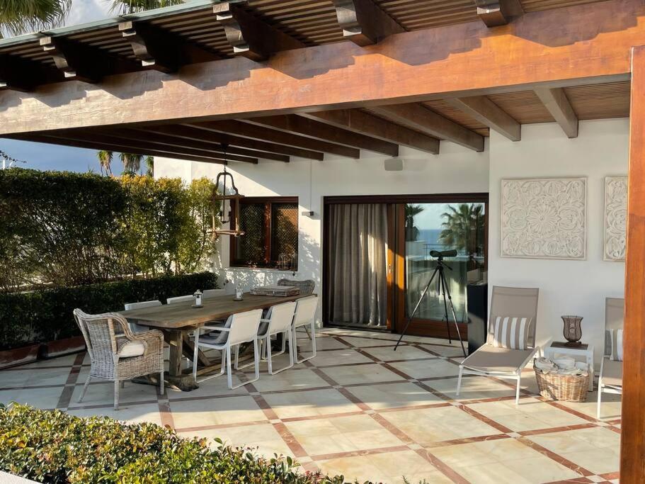 Luxurious And Light 3 Bedroom Penthouse