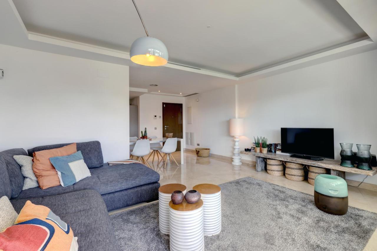 Modern Frontline - Estepona