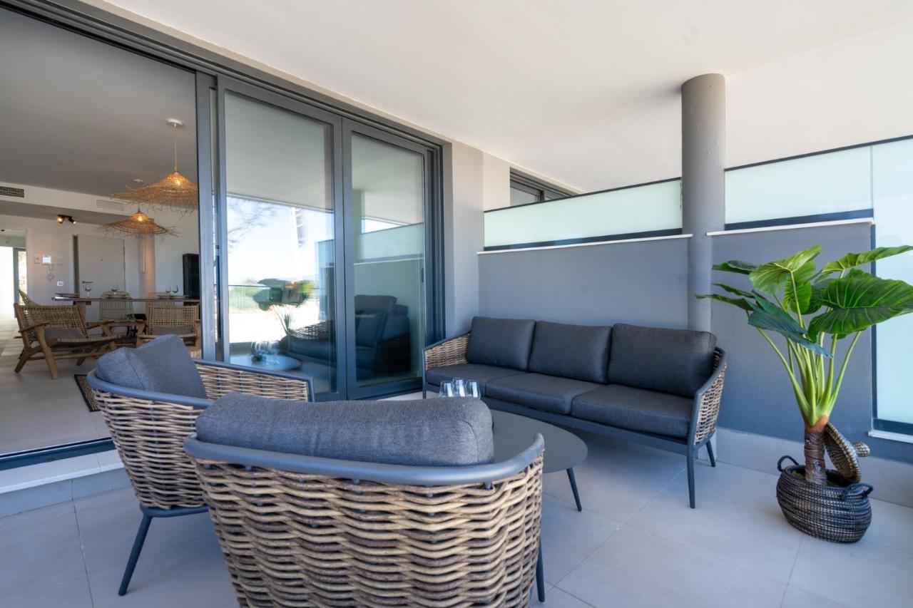 25 Mesas Big Terrace With Indoor & Outdoor Pool & Gym Apartment Estepona