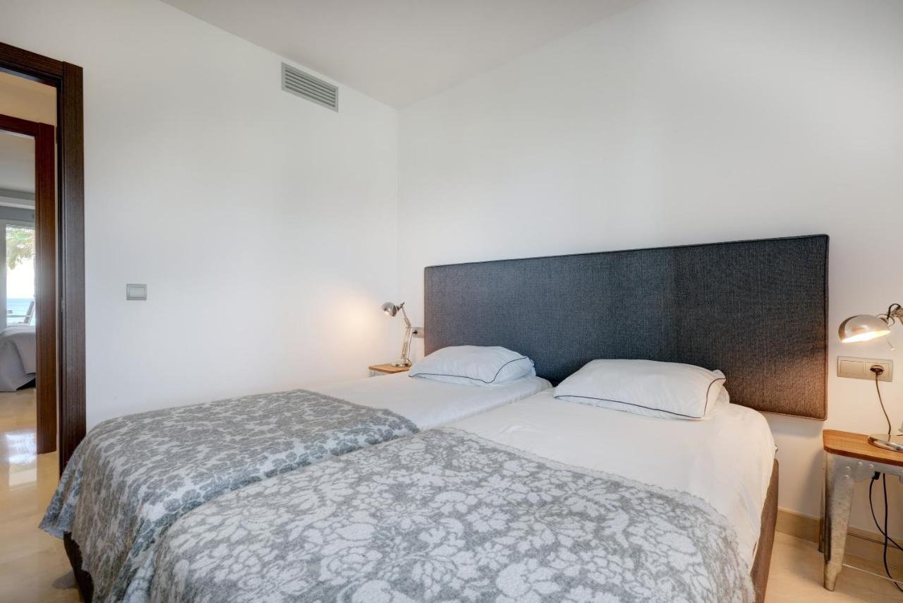 Modern Frontline - Estepona