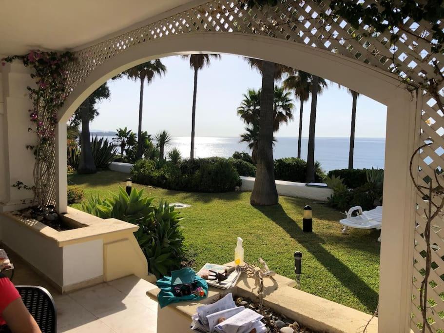 Gorgeous Beachfront With Stunning Sea Views & Garden * Estepona