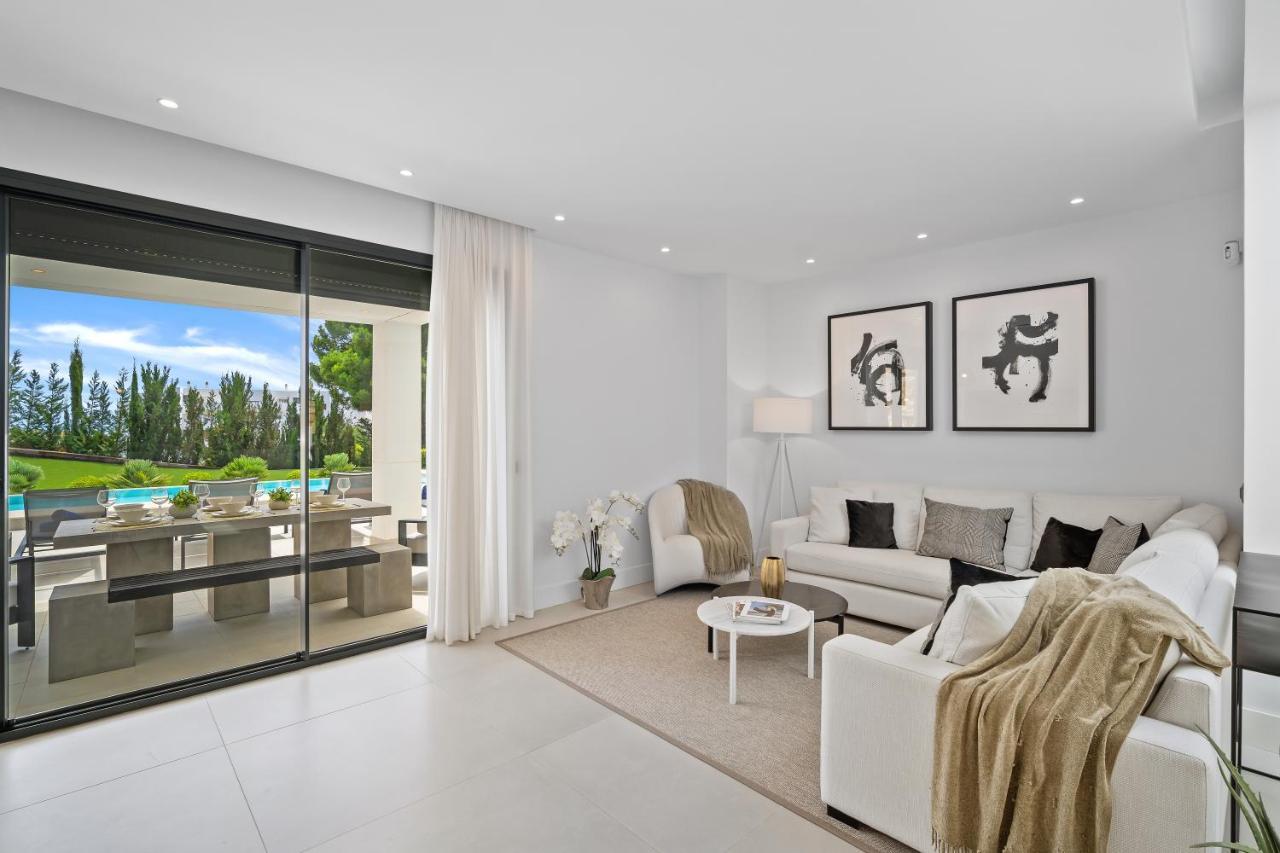 Villa Vacation Marbella I Iniesta, Golf Community, Brand-new Built, Infinity Pool *