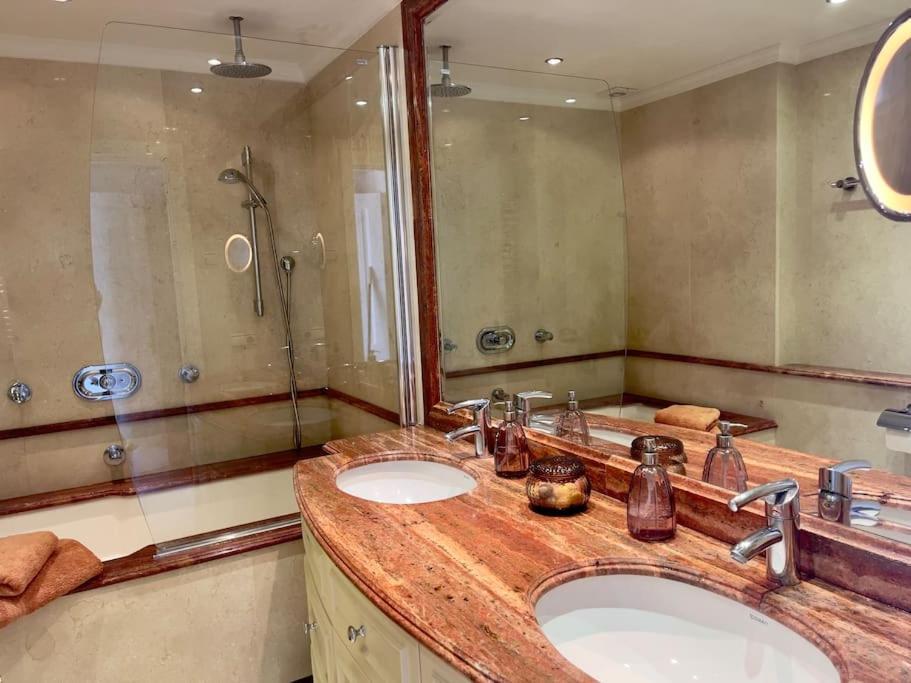 Holiday home Spectacular Views At Beachfront Townhouse Rdr318 *