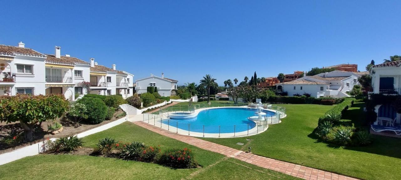 Refurbished 2-bed In El Paraiso Alto