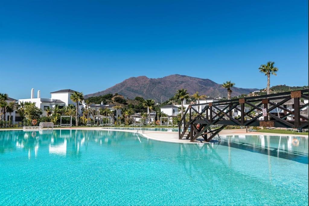 Luxury In Mirador De Hills