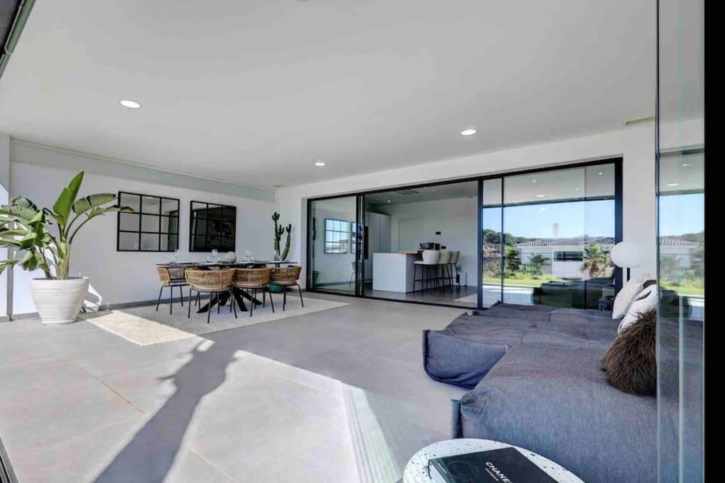 Luxury In Mirador De Hills *