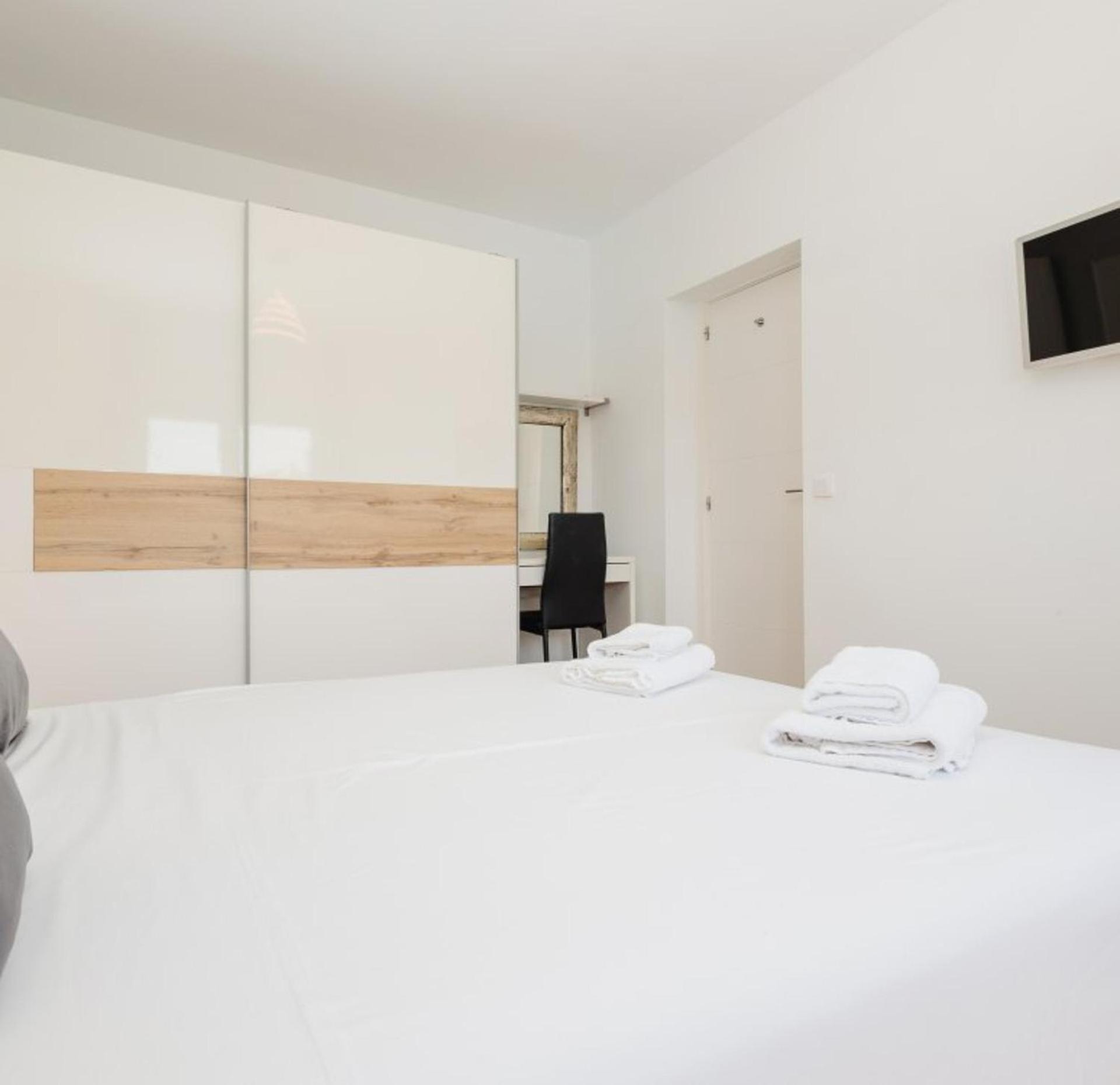 Refurbished 2-bed In El Paraiso Alto Estepona