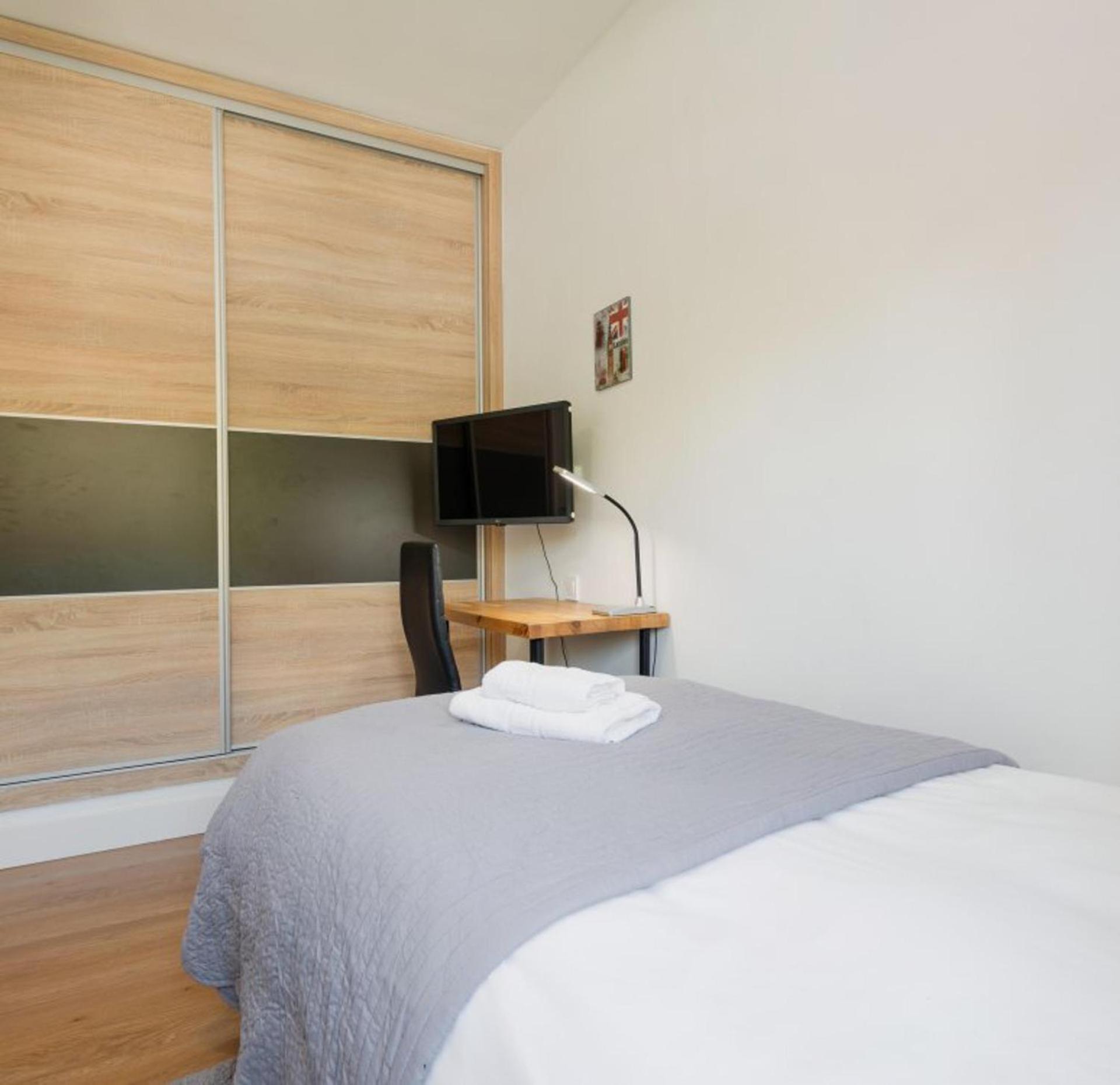 Refurbished 2-bed In El Paraiso Alto Apartment