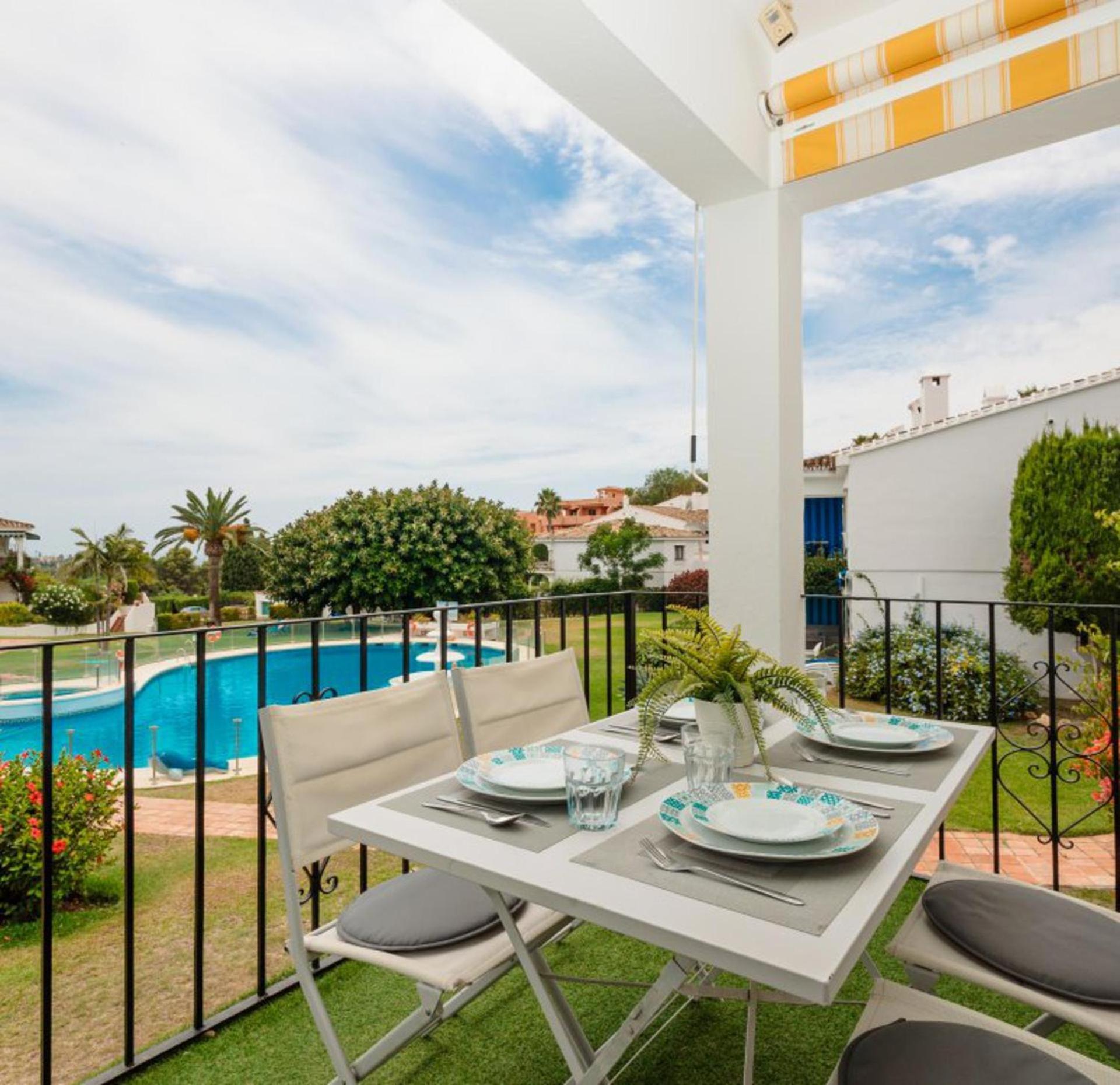 Apartment Refurbished 2-bed In El Paraiso Alto Estepona
