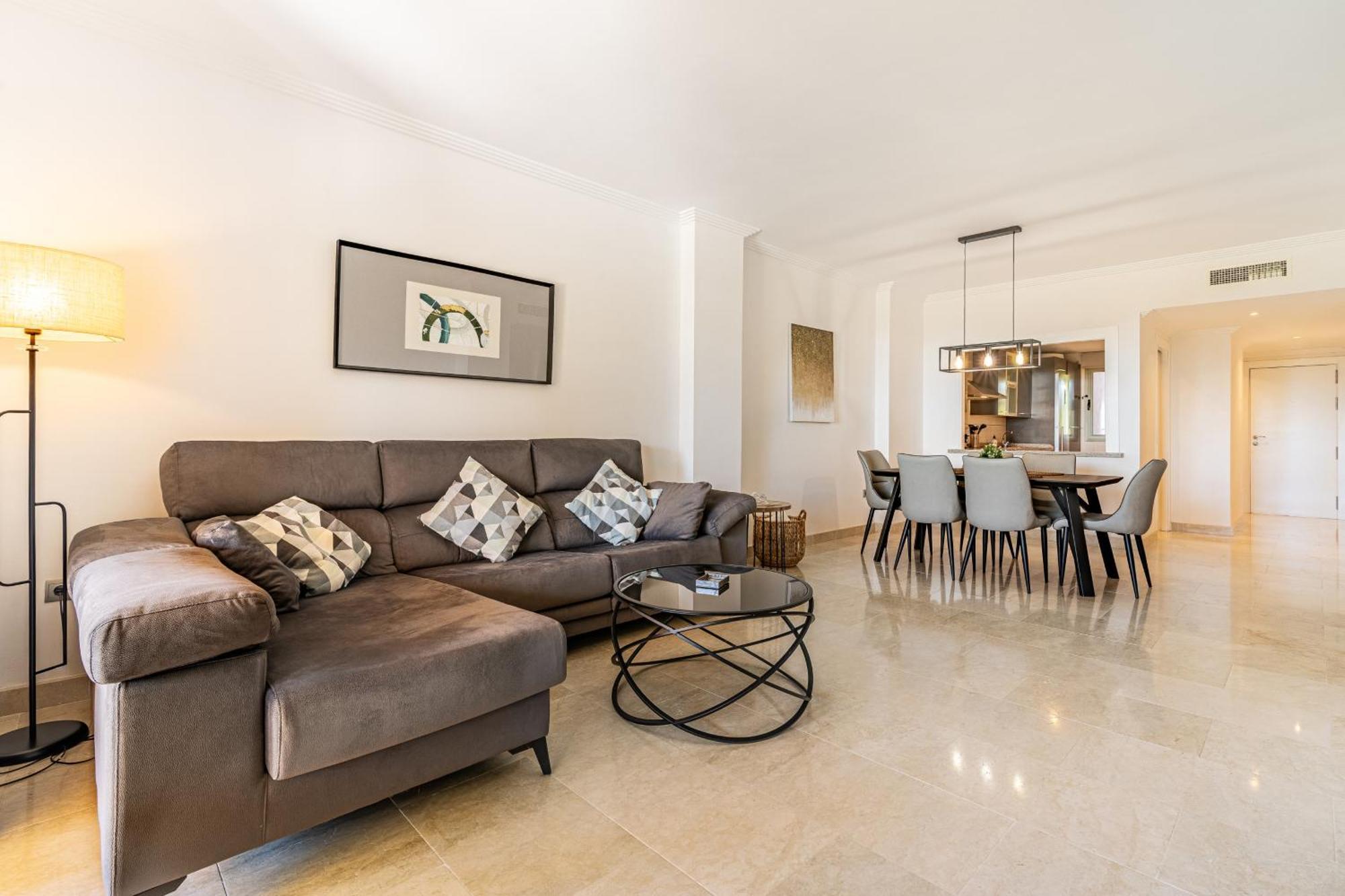 Cozy 2-bedroom In Hacienda De Cifuentes Apartment