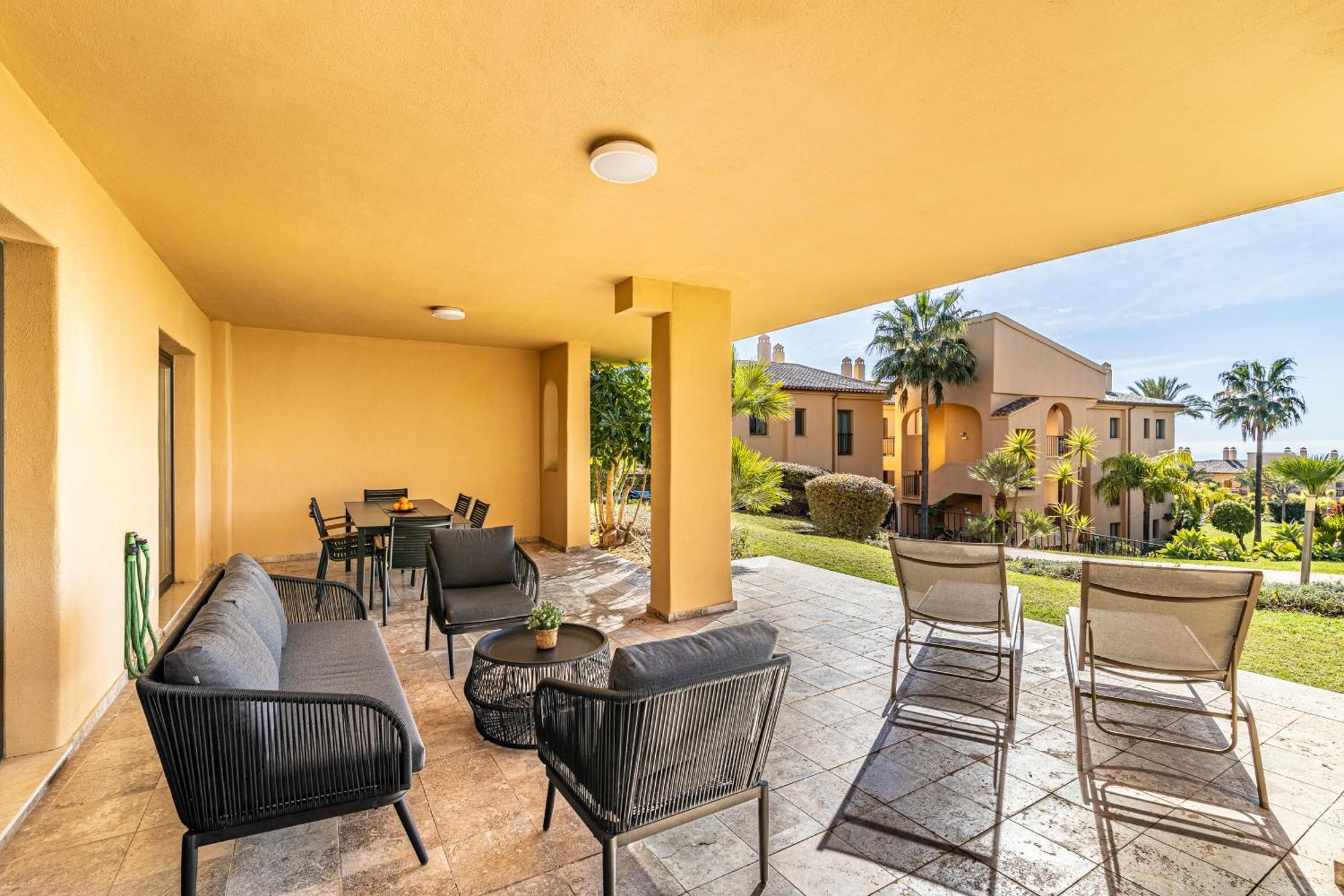 Apartment Cozy 2-bedroom In Hacienda De Cifuentes