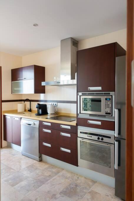 Stunning 2 Bd Townhouse By Hostlovers Apartment