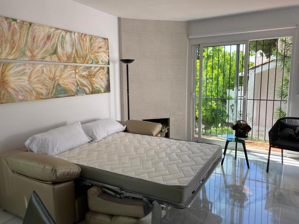 Tarifa Especial, Sin Aglomeraciones En Piscina Y Playa, Cerca De Puerto Banus Apartamento *