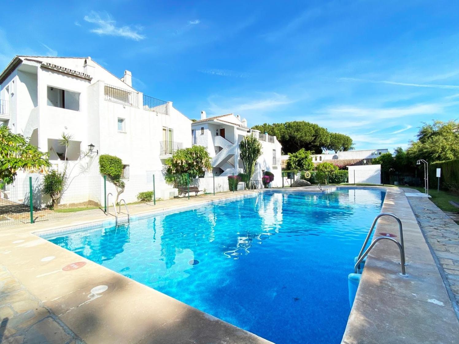 Tarifa Especial, Sin Aglomeraciones En Piscina Y Playa, Cerca De Puerto Banus Apartamento Estepona