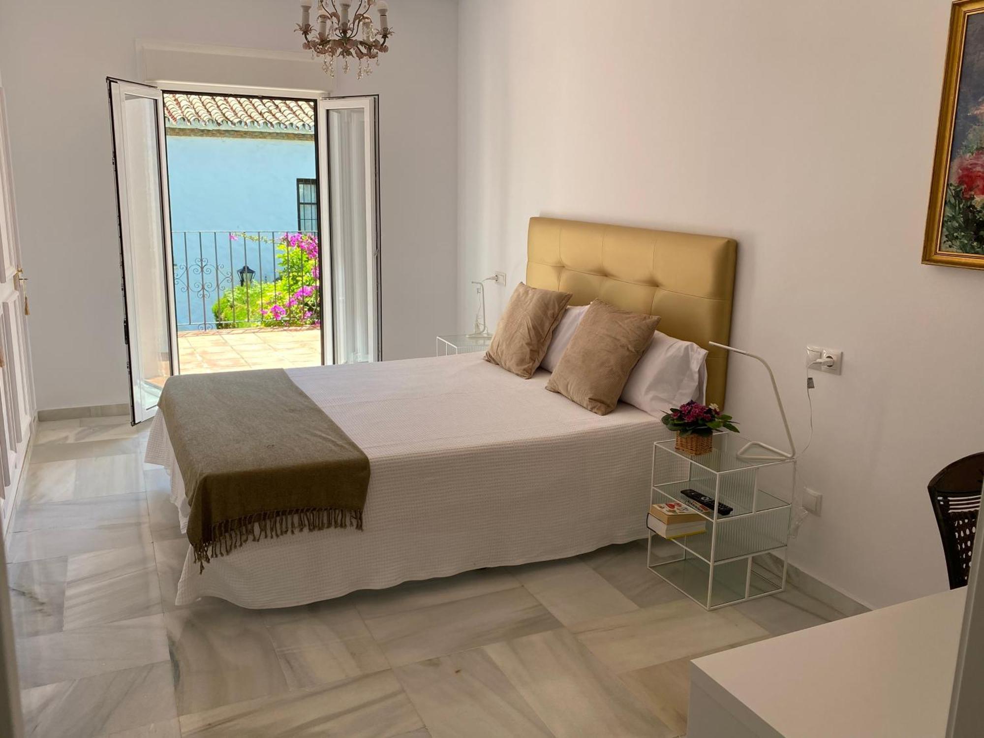 Tarifa Especial, Sin Aglomeraciones En Piscina Y Playa, Cerca De Puerto Banus Apartamento
