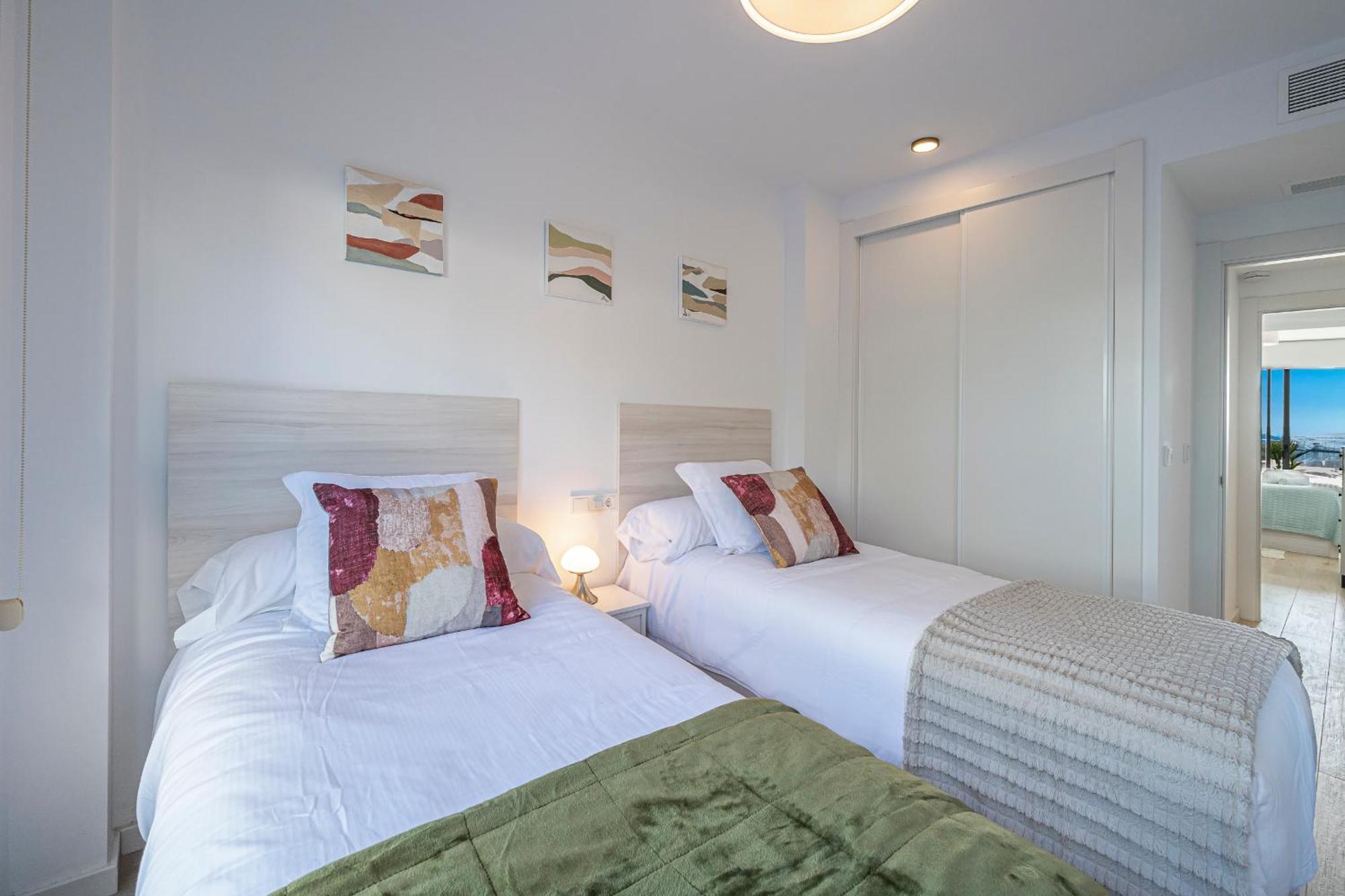 One80 Residences New Corner With Amazing Sea View To Gibraltar & Africa Apartamento Estepona