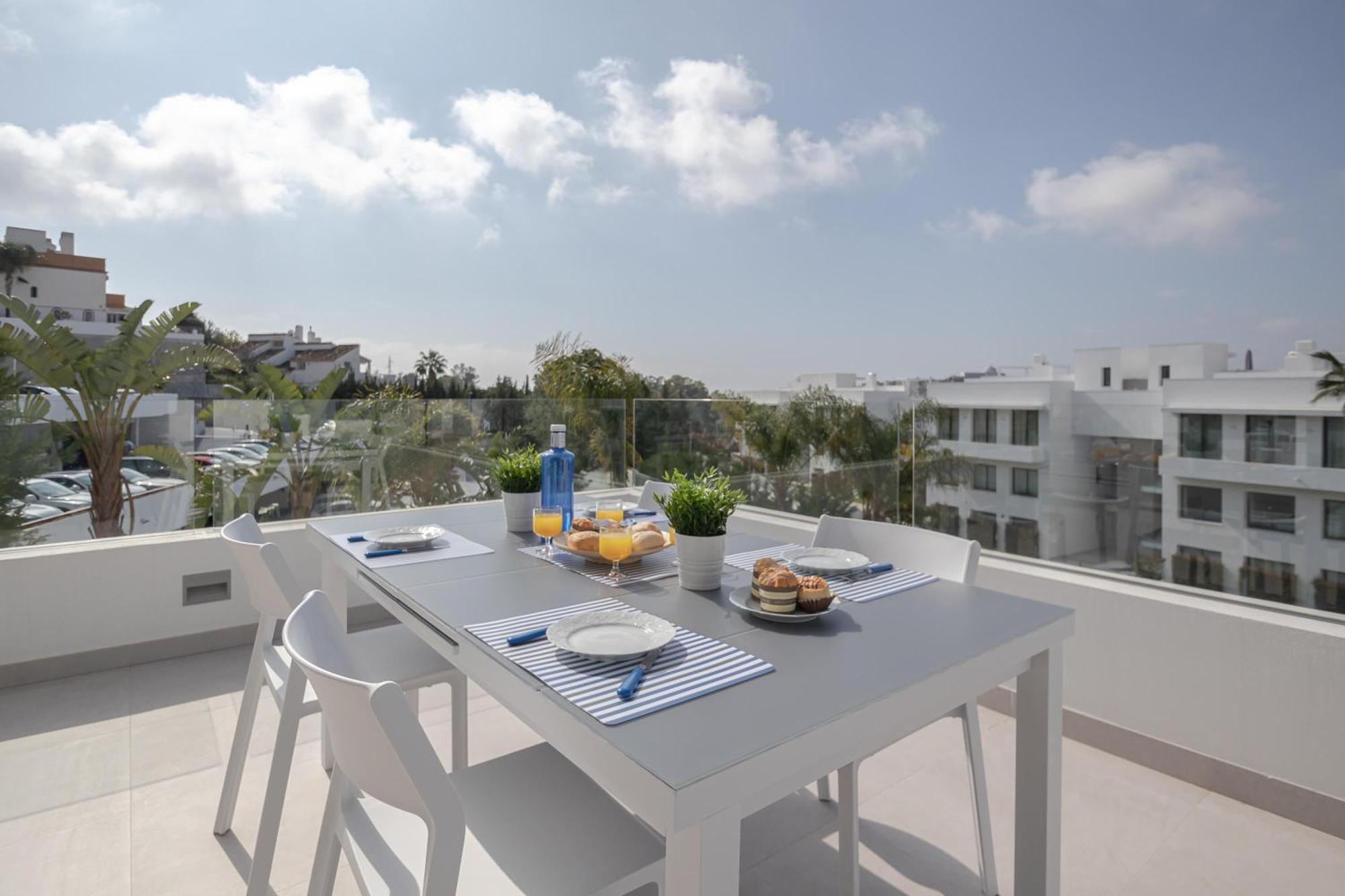 Marbella Golf With Pool - Happy *