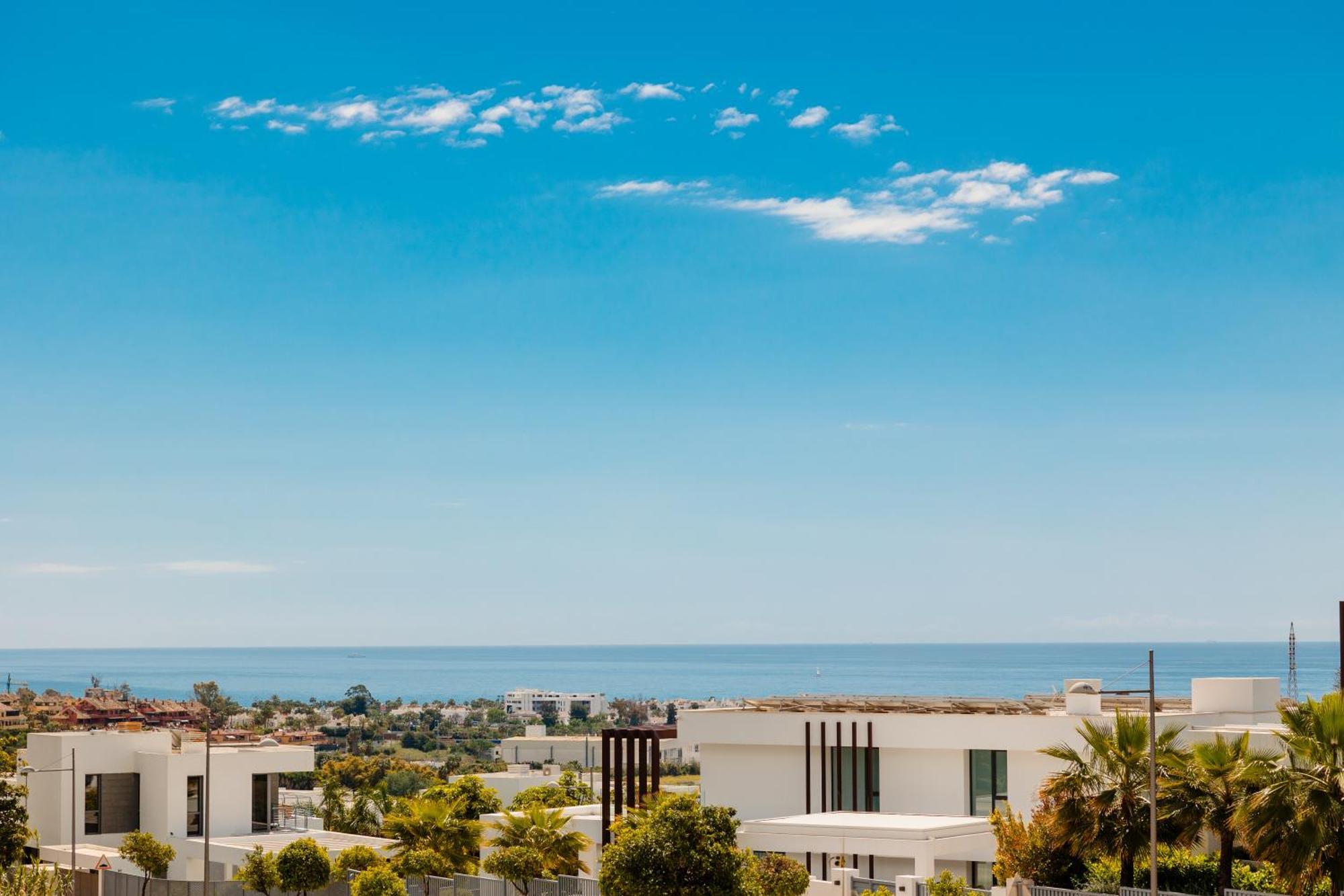 Luxury With 2 Bedrooms In Cancelada Estepona