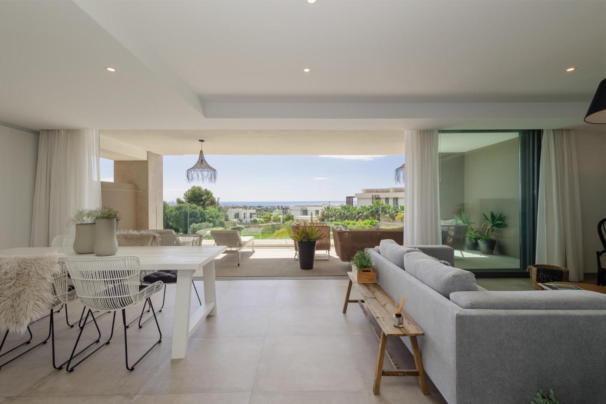 Luxury With 2 Bedrooms In Cancelada * Estepona