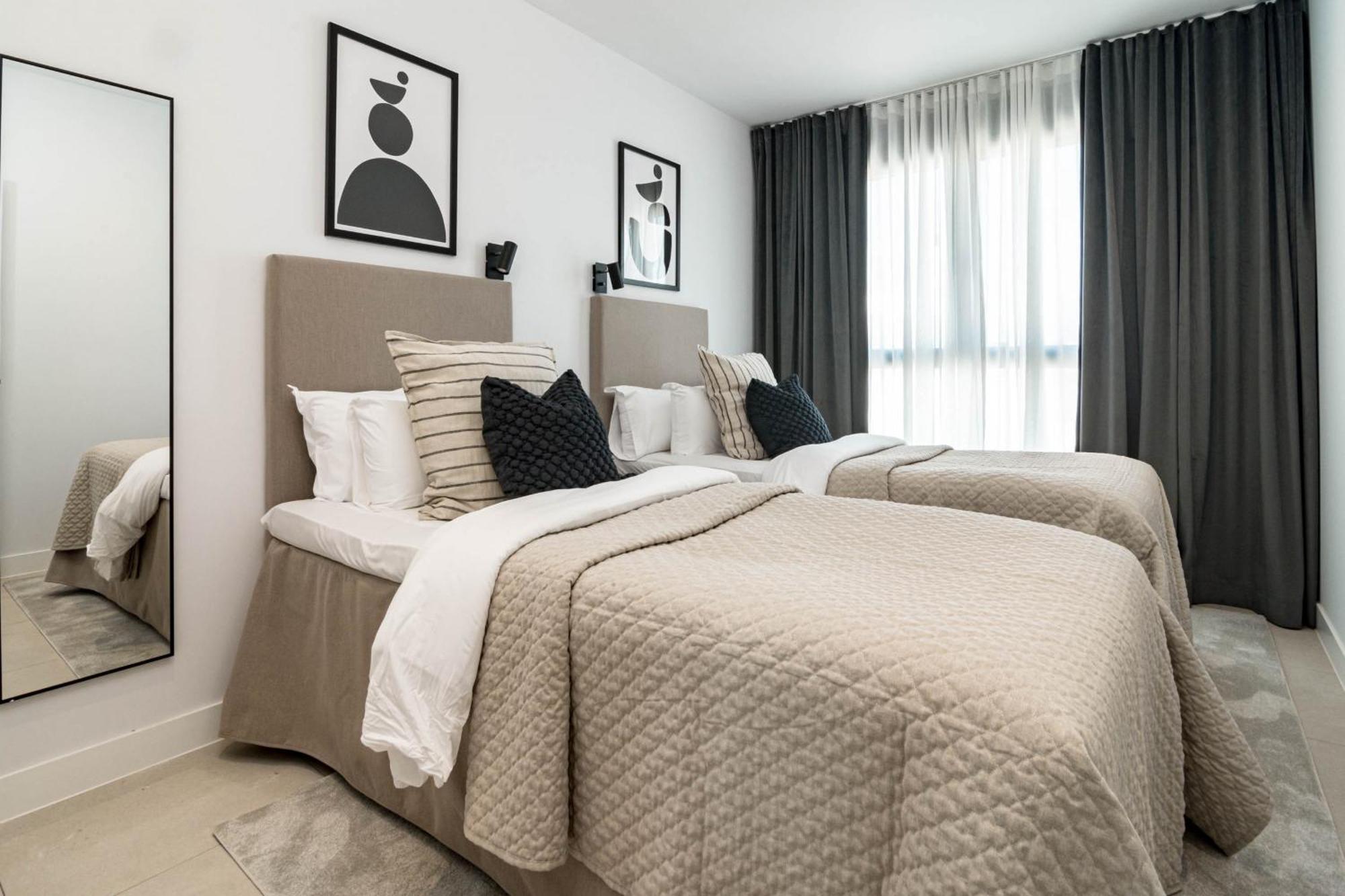 Lme133a- Stunning Flat Close To In Apartment *
