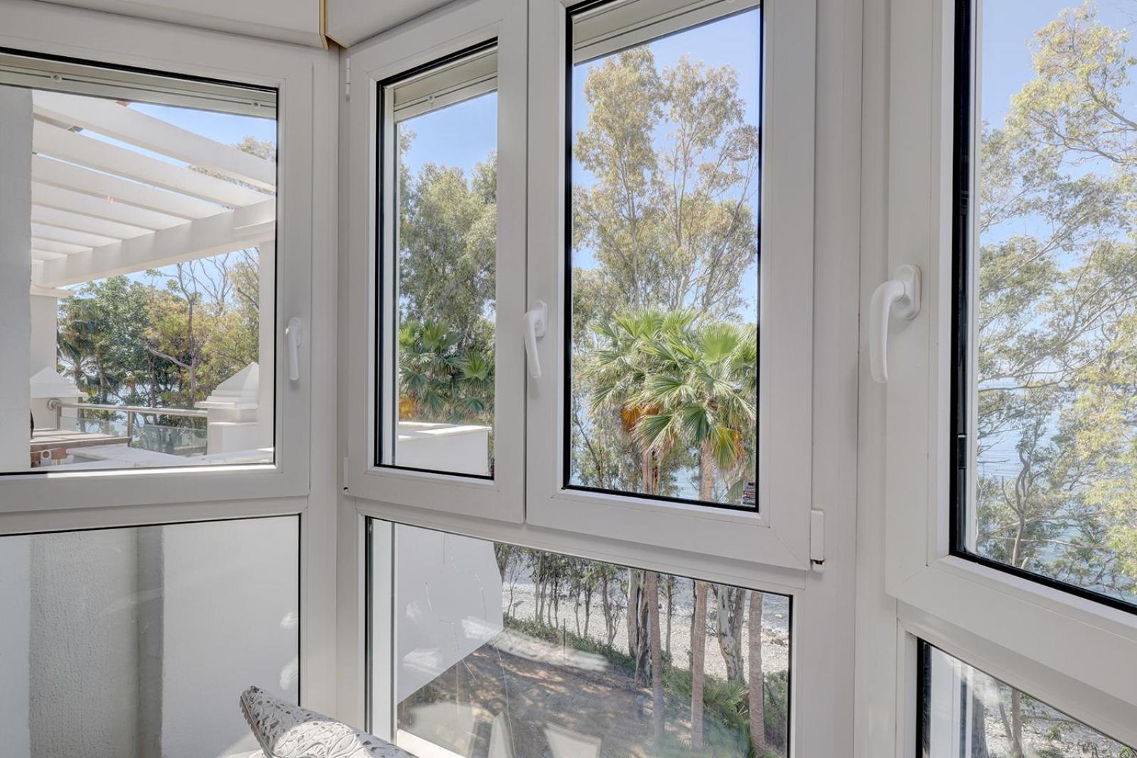 Penthouse Amaryllis - Gerenoveerd Direct Aan Zee Apartment Estepona