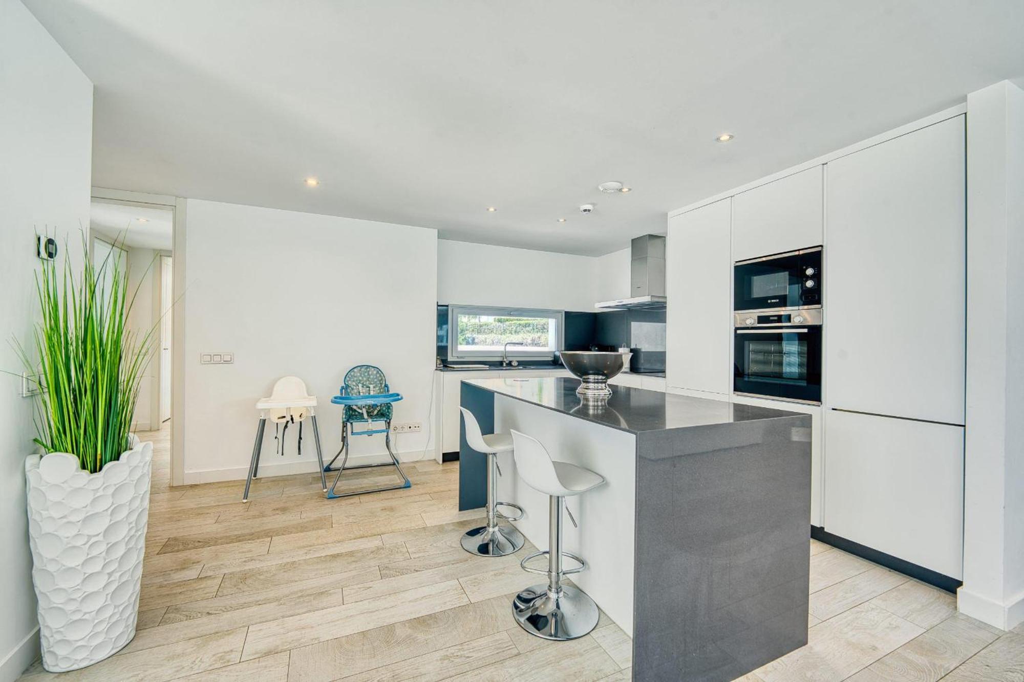 2288 New Modern Penthouse With Privat Pool