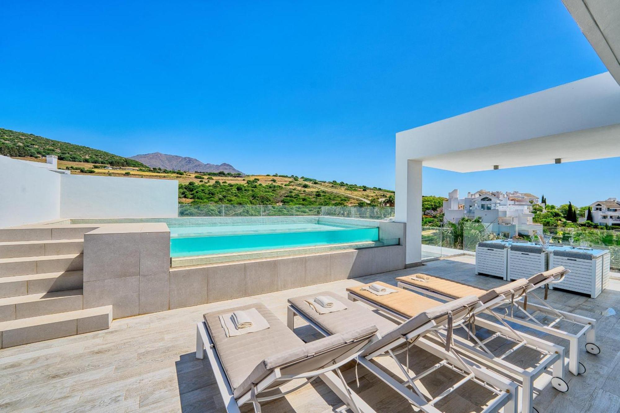 2288 New Modern Penthouse With Privat Pool * Estepona