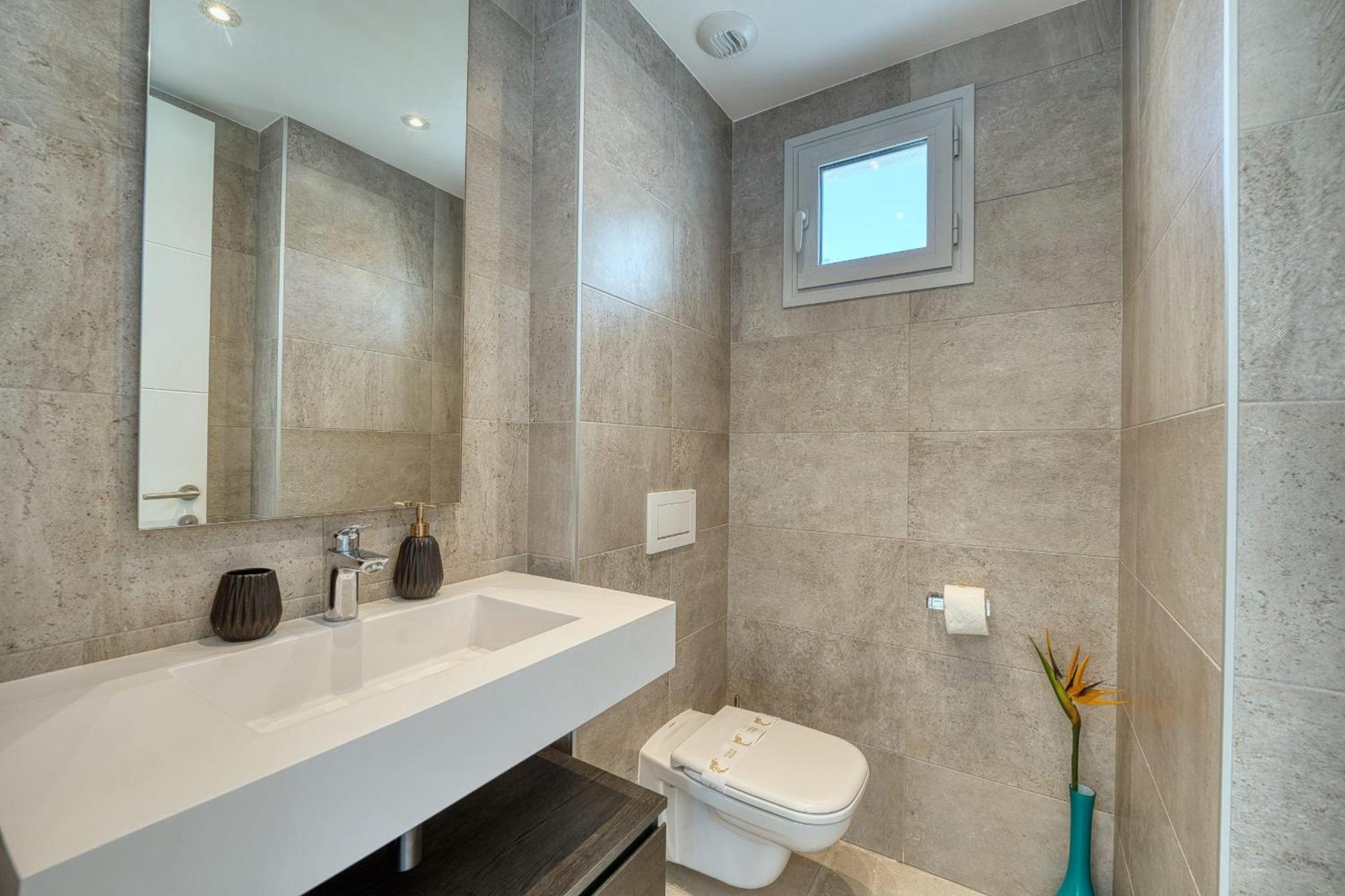 2288 New Modern Penthouse With Privat Pool