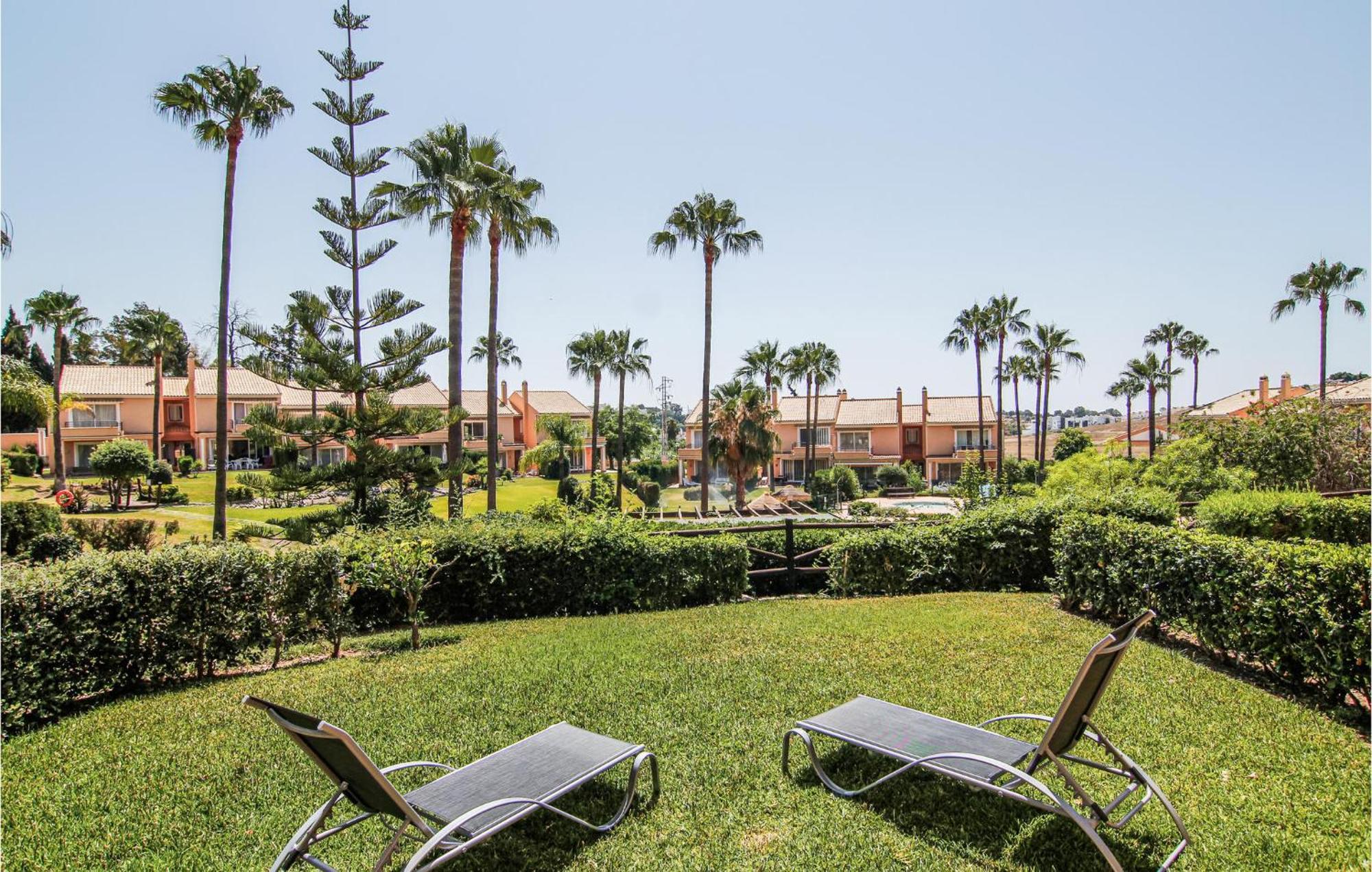 Holiday home 3 Bedroom Cozy In Malaga