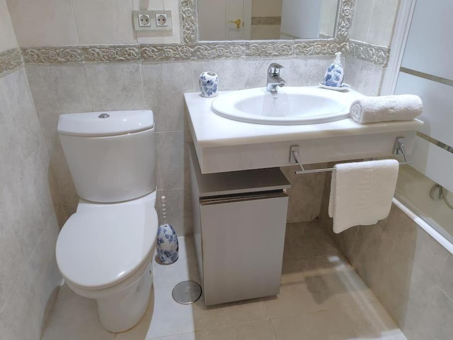 Evans Realty Ax Playa & Piscinas & Garaje Apartment Estepona