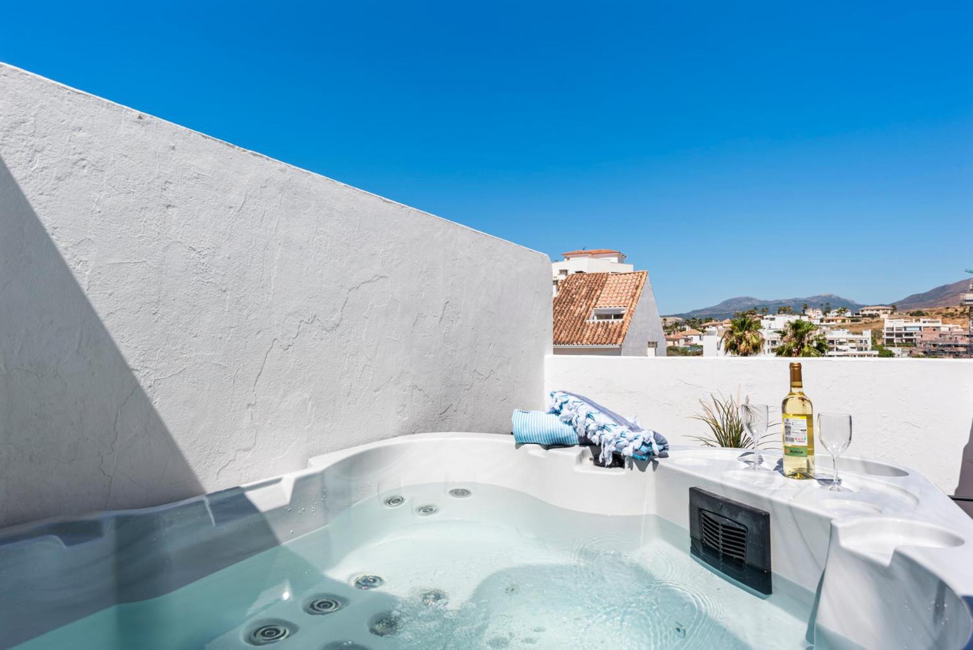 Lovely Penthouse Near Marina By Costarentals - Ref M15