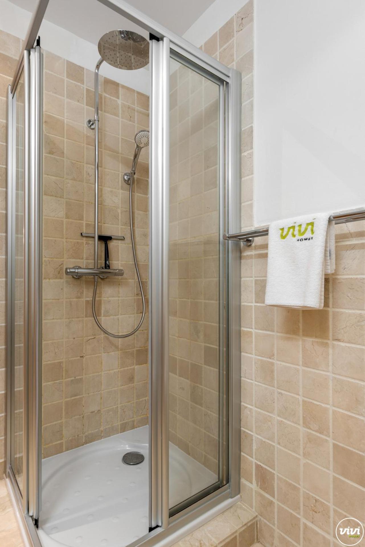 Vivi Homes - Toscana Luxury, Views, Pool & Terrace