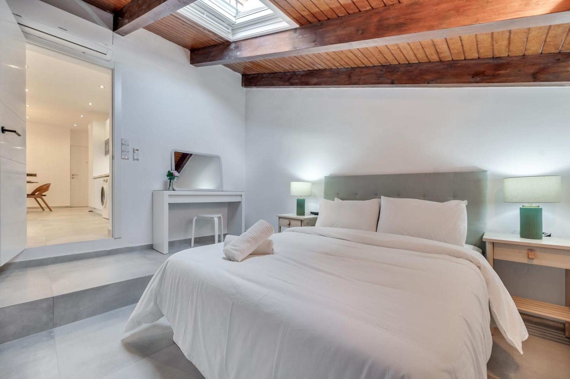 Charming Paraiso Apartment