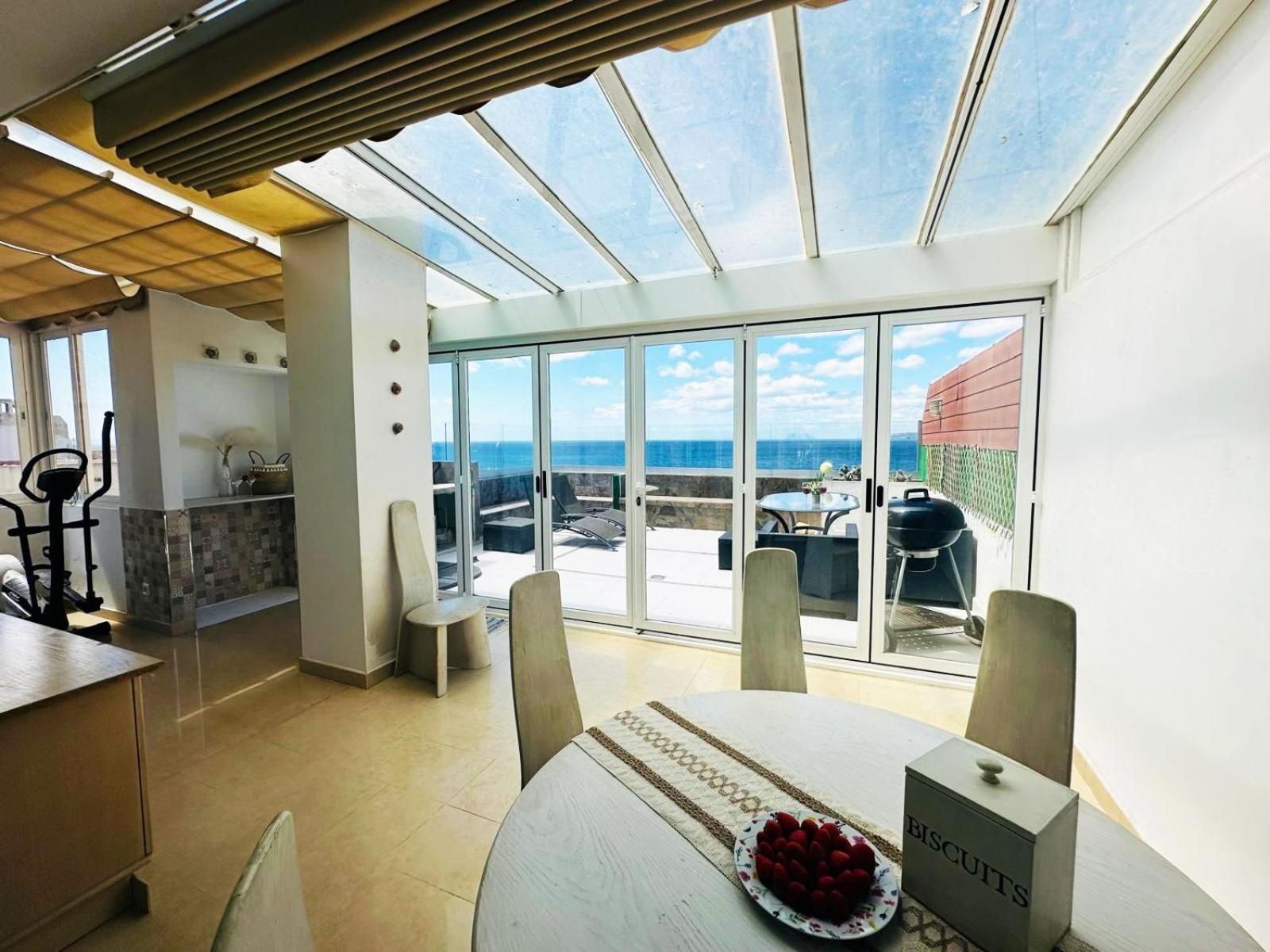 Atico Con Vistas Al Mar En Playa Del Cristo Appartement