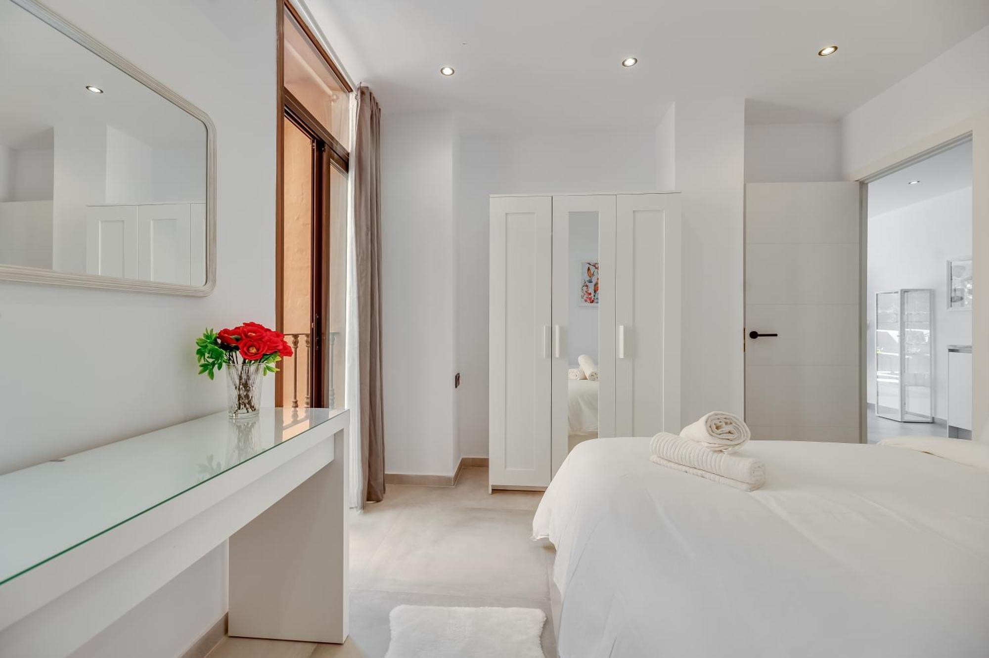 Luxury Paraiso Apartment *