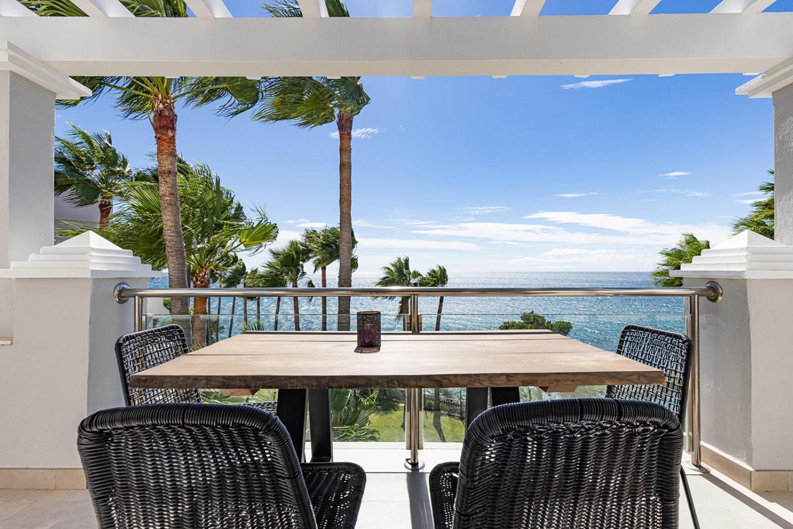 Dalia - Gerenoveerd Direct Aan Zee Apartamento *