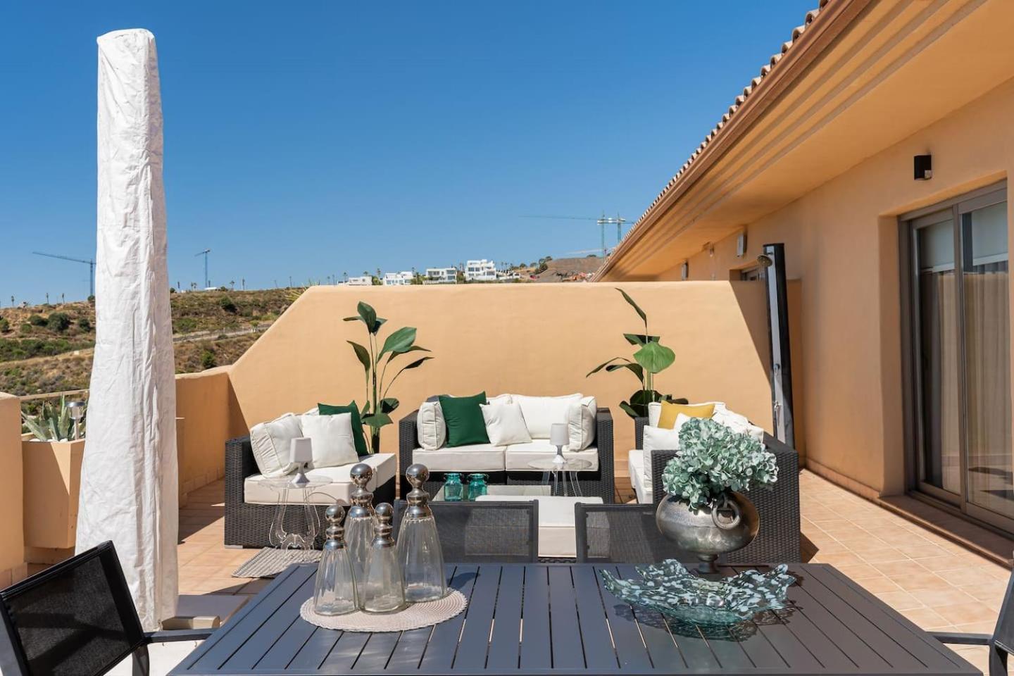 Penthouse Met Geweldig Zeezicht Apartment