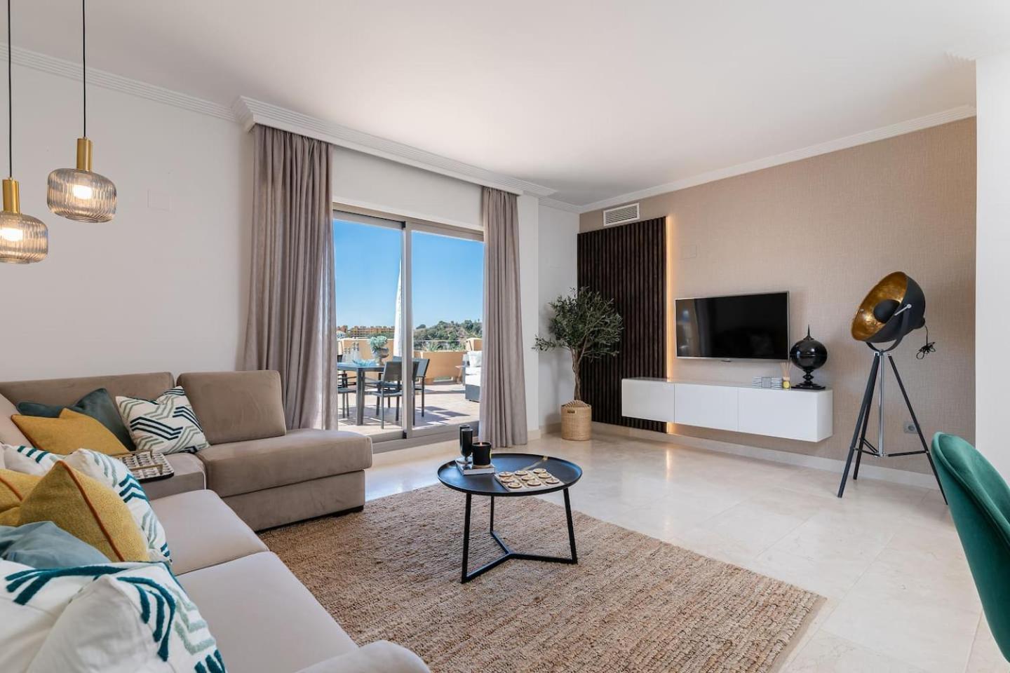 Apartment Penthouse Met Geweldig Zeezicht Estepona