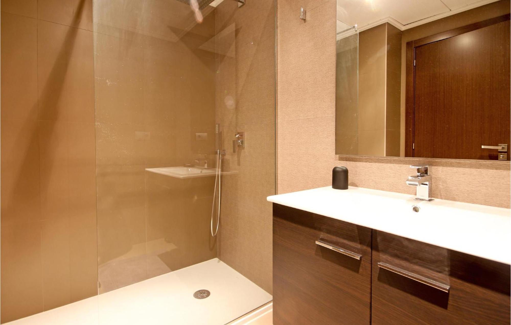 Gorgeous In With Wifi Apartment
