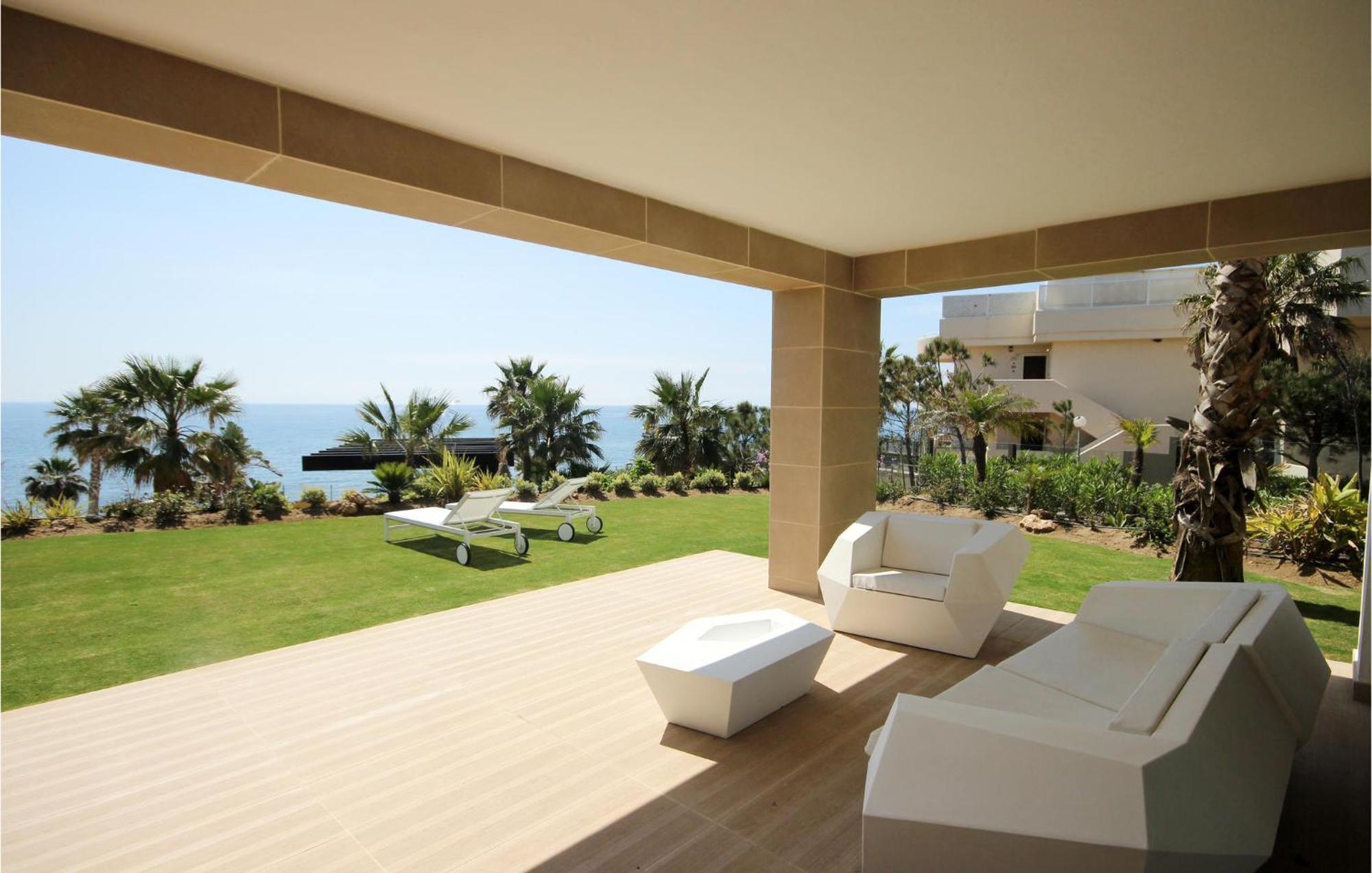 Apartment Gorgeous In With Wifi Estepona