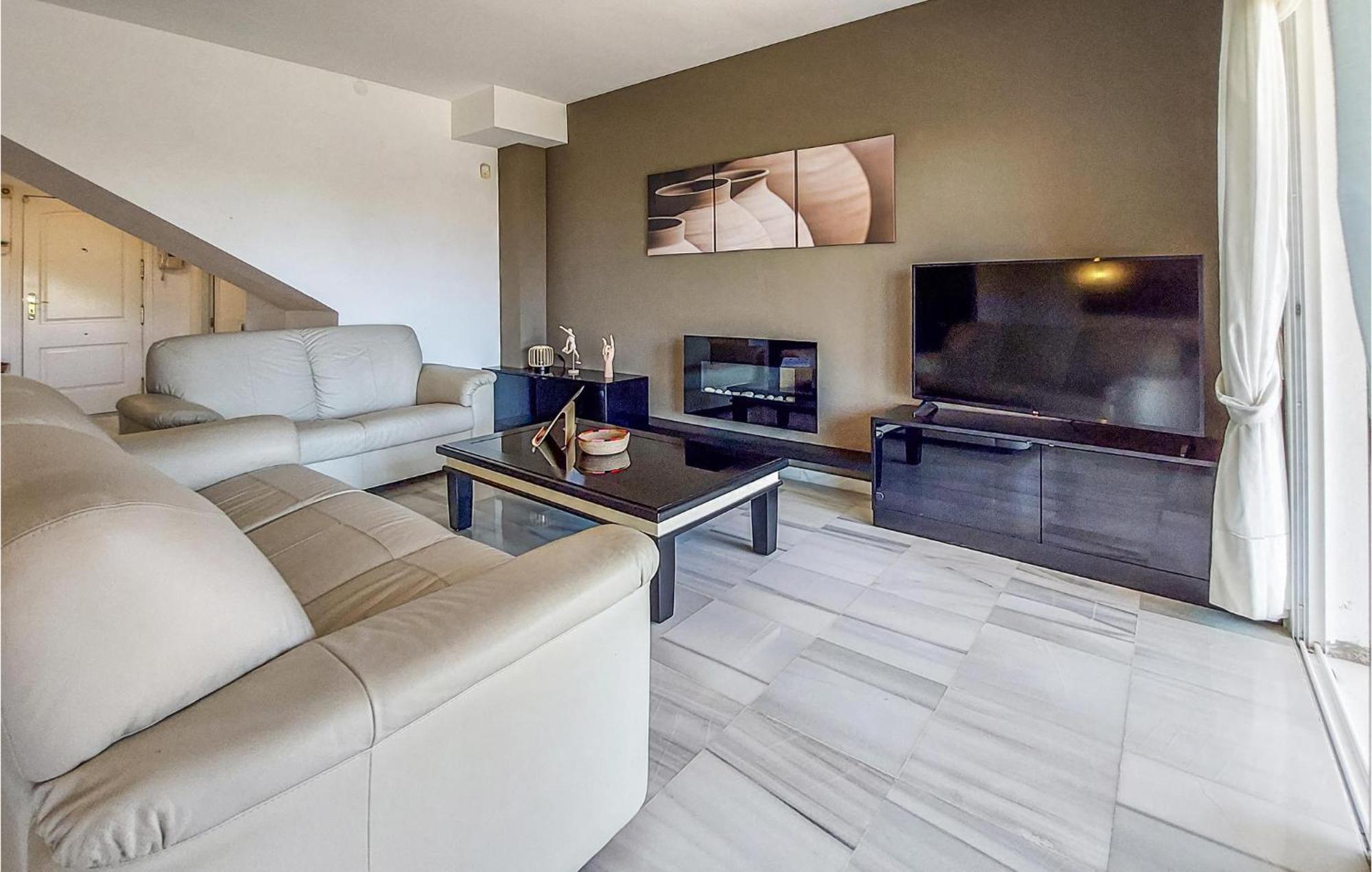 3 Bedroom Cozy In Malaga Holiday home *