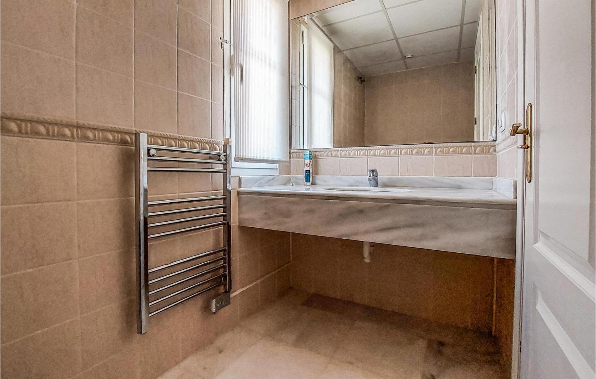 3 Bedroom Cozy In Malaga *