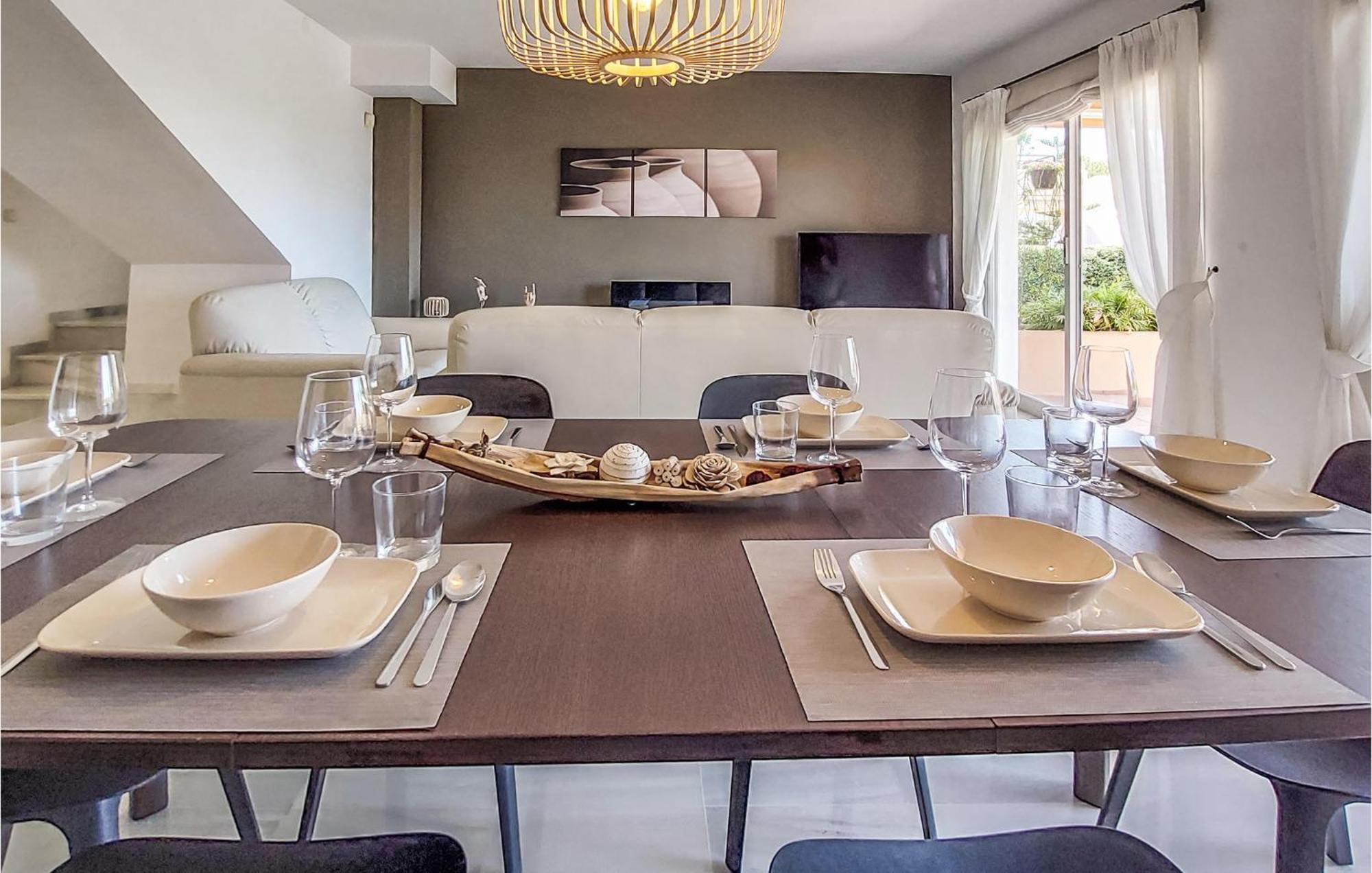 3 Bedroom Cozy In Malaga Holiday home *