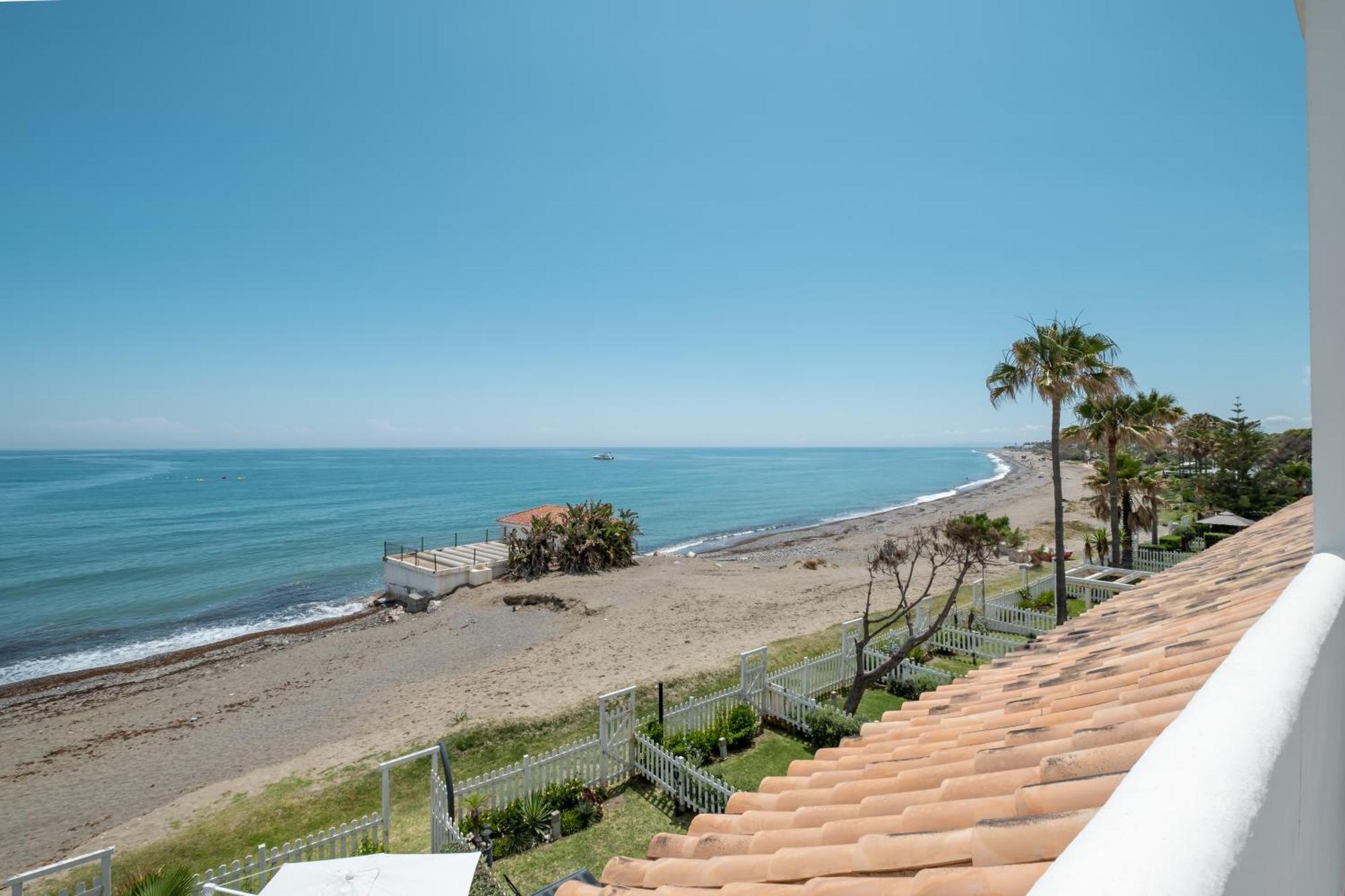 En Primera Linea De Playa Holiday home Estepona
