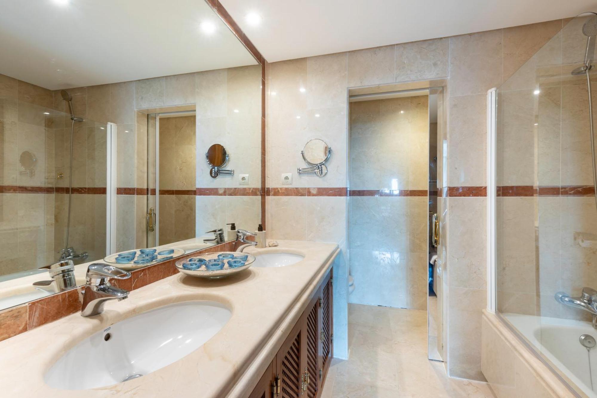 Afrodite - Frontline Appartement