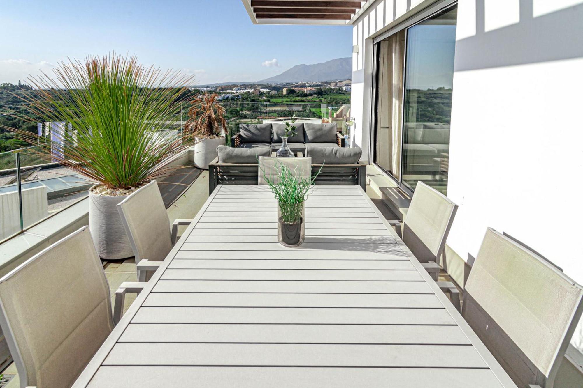 Lm362b - 2 Bedroom Penthouse With Large Sundeck Apartment *