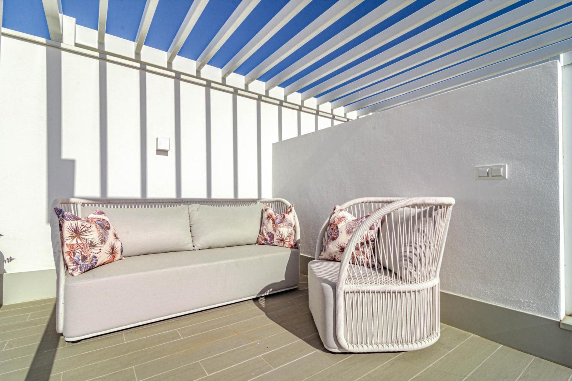 Lm362b - 2 Bedroom Penthouse With Large Sundeck Apartment Estepona