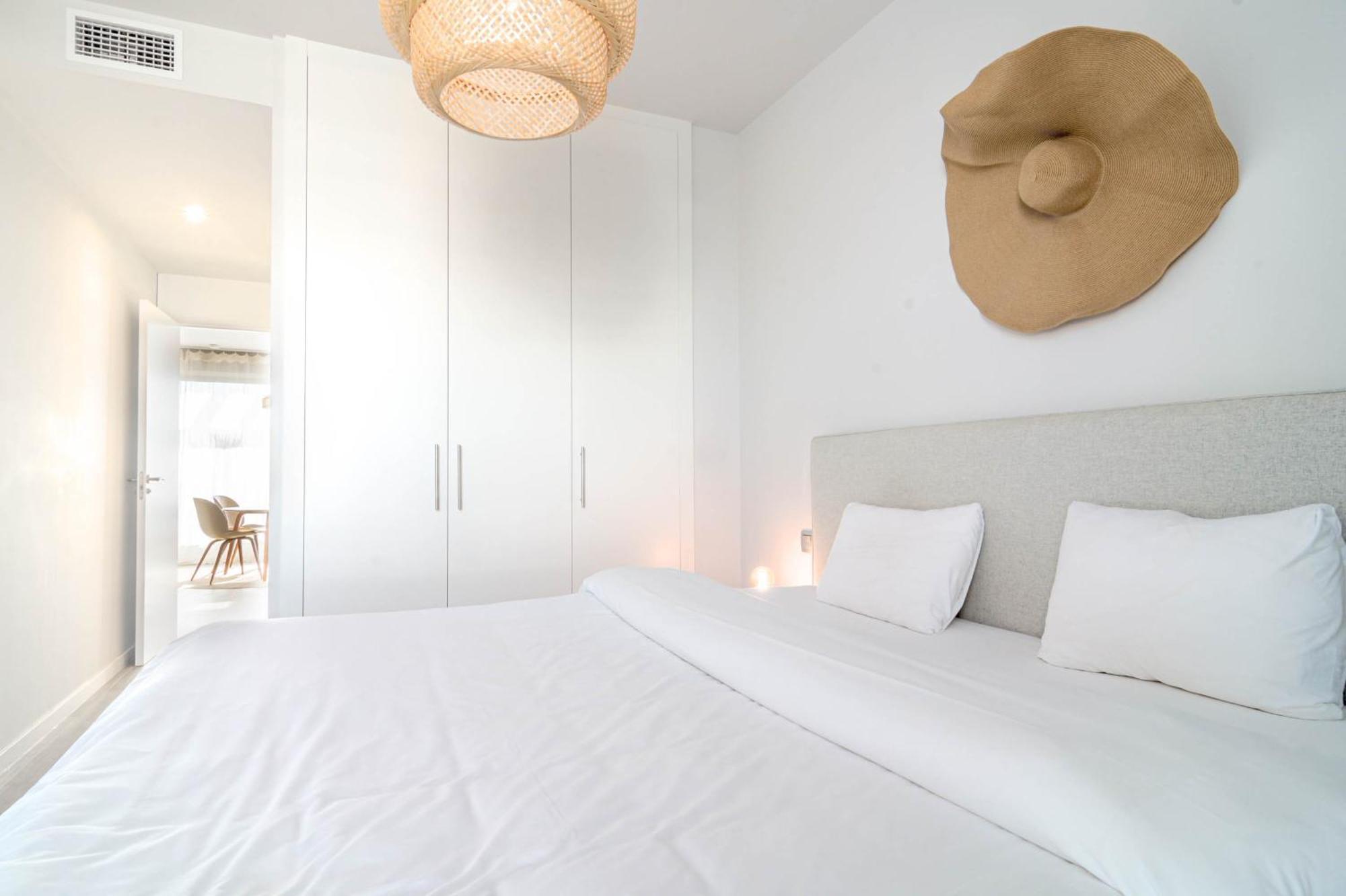 Lm362b - 2 Bedroom Penthouse With Large Sundeck Estepona