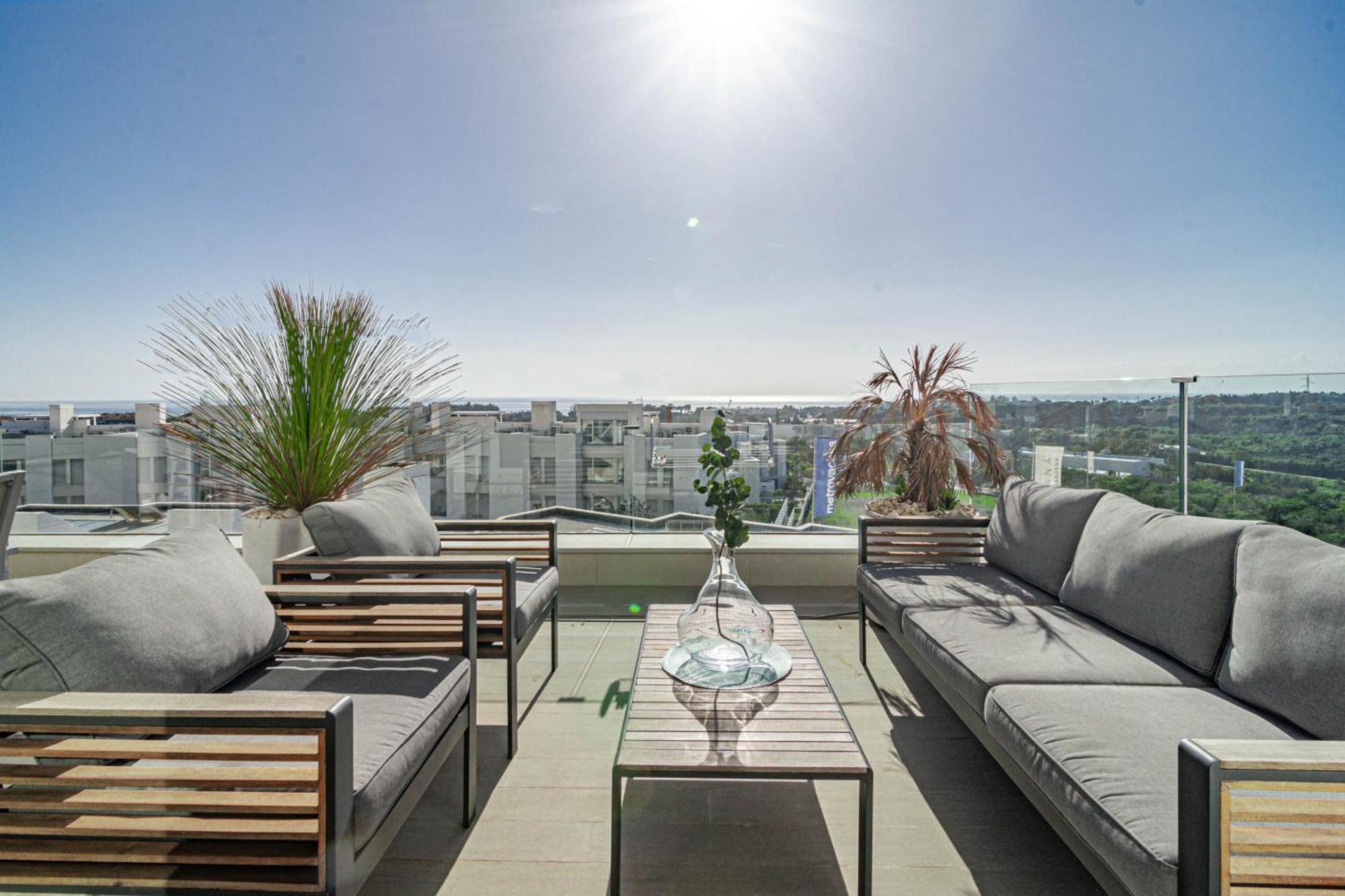 Lm362b - 2 Bedroom Penthouse With Large Sundeck Apartment