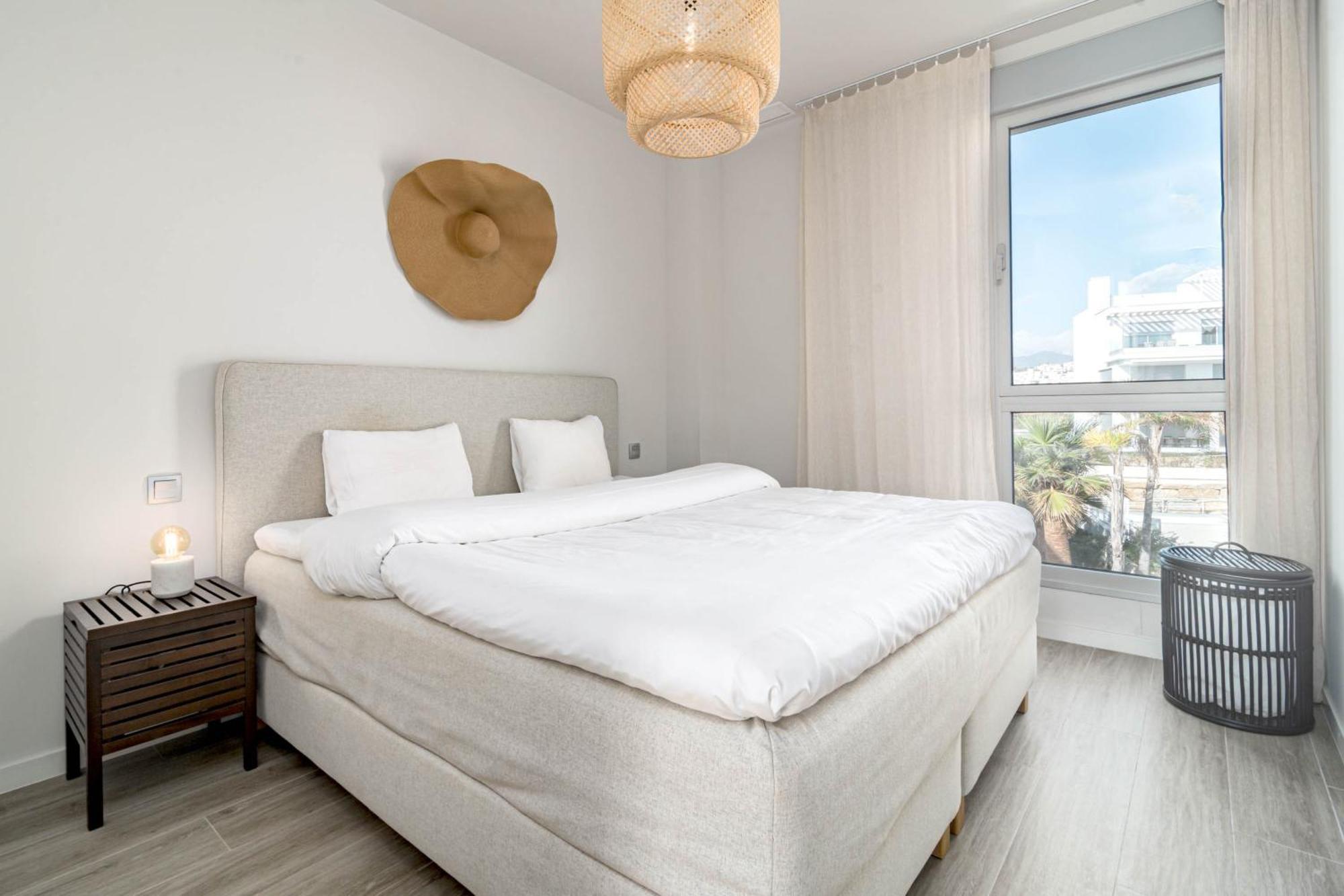 Lm362b - 2 Bedroom Penthouse With Large Sundeck Estepona